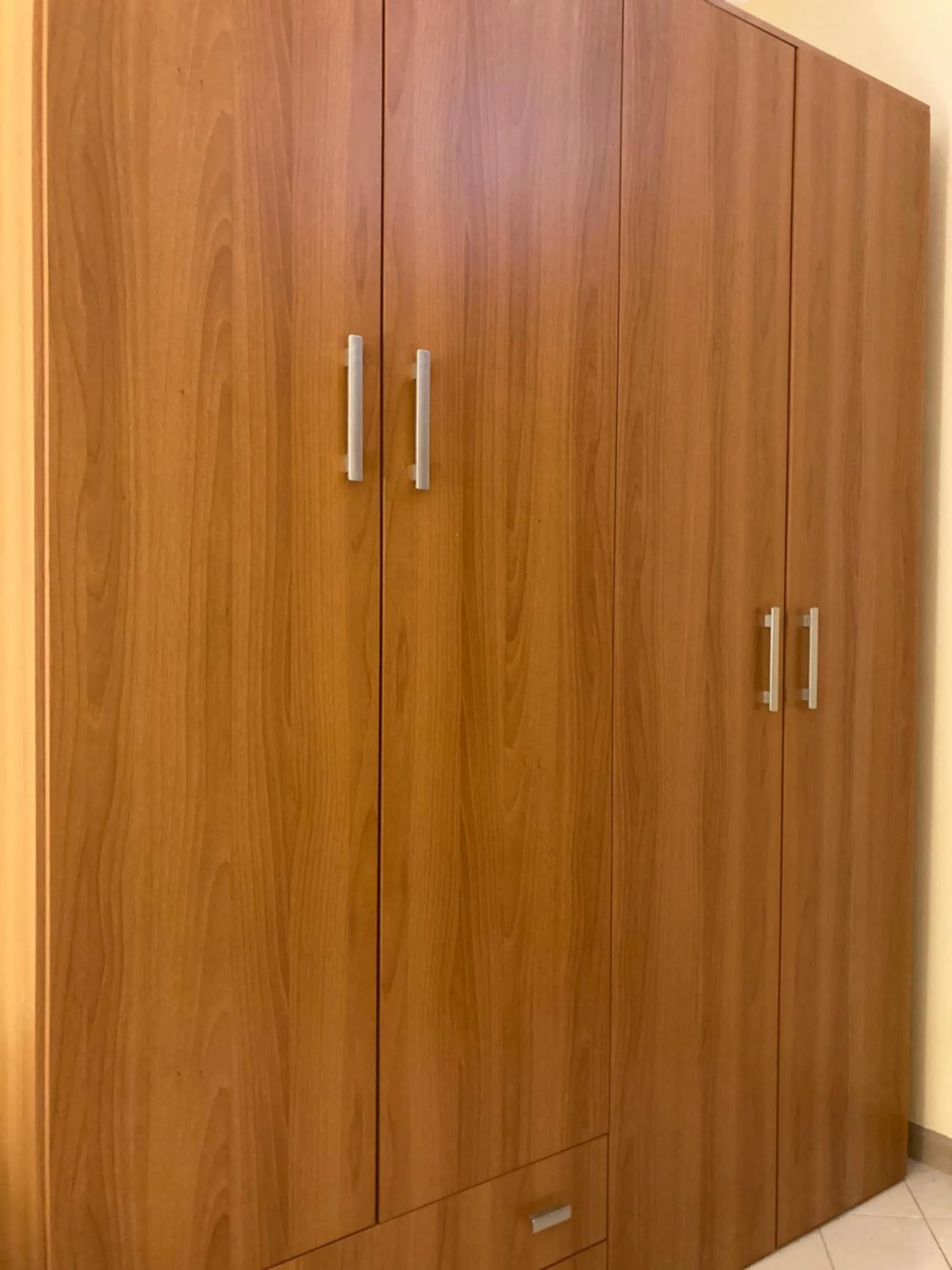 wardrobe in Tiglio Vieste