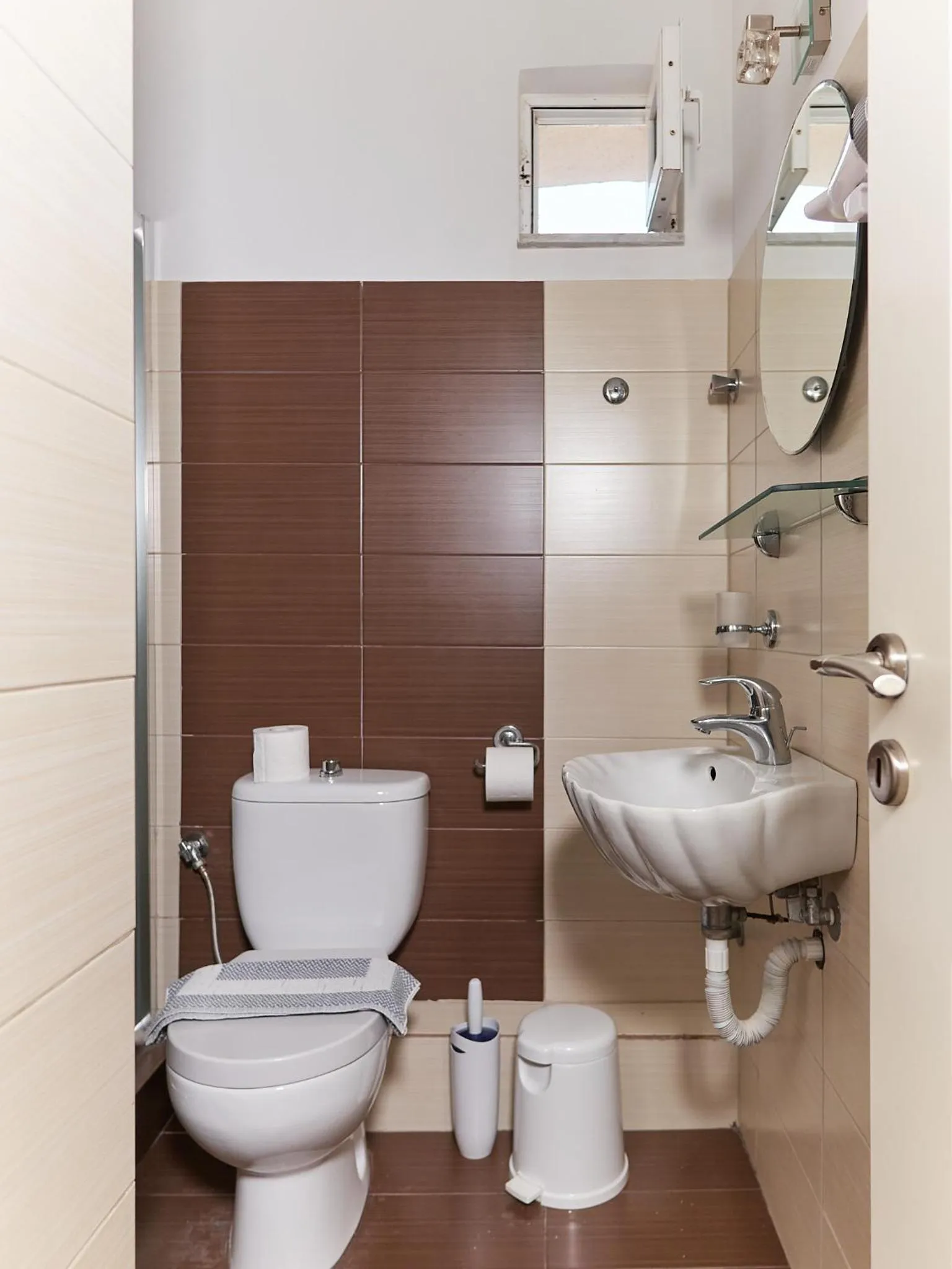 Bathroom in Alexis Studios