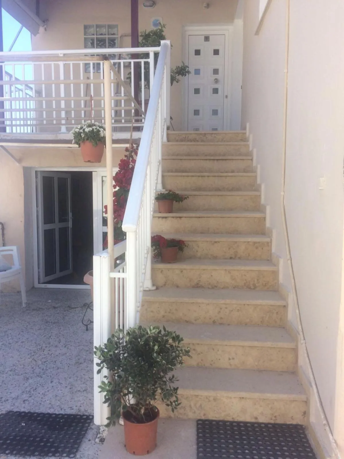 Facade/entrance in Alexis Studios