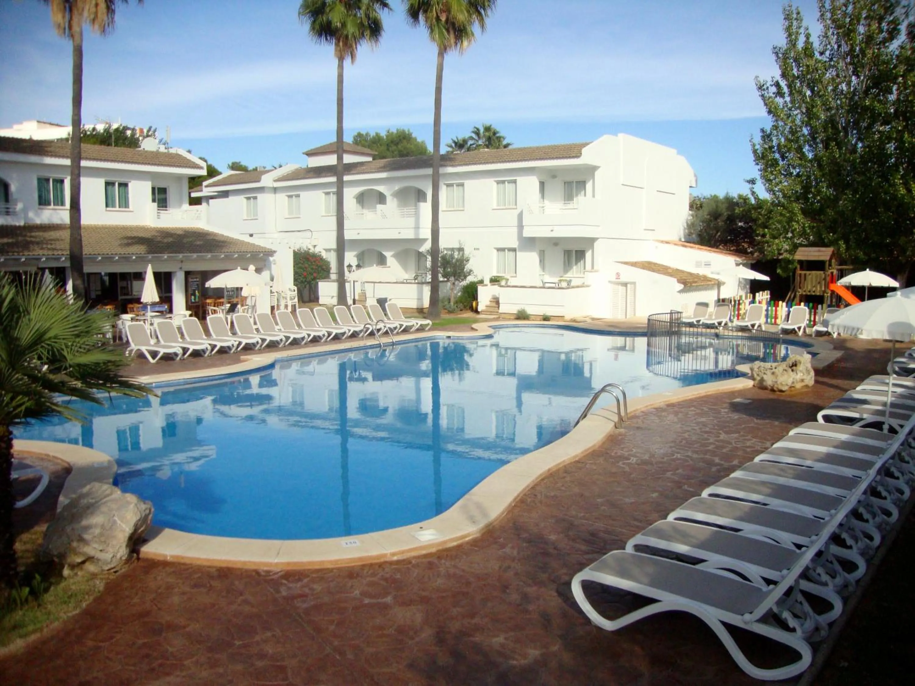 Pool view in Apartamentos Solecito