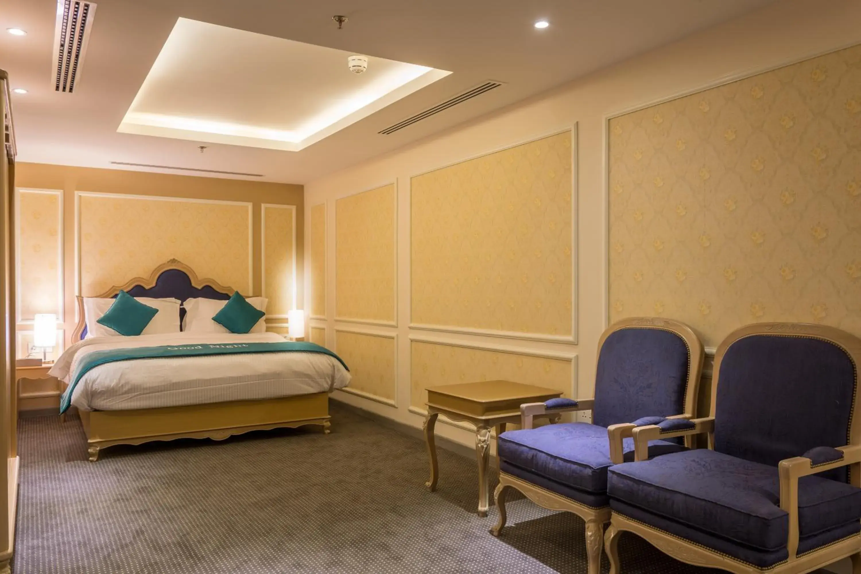 King Suite in La Roche Hotel King Suite in La Roche Hotel