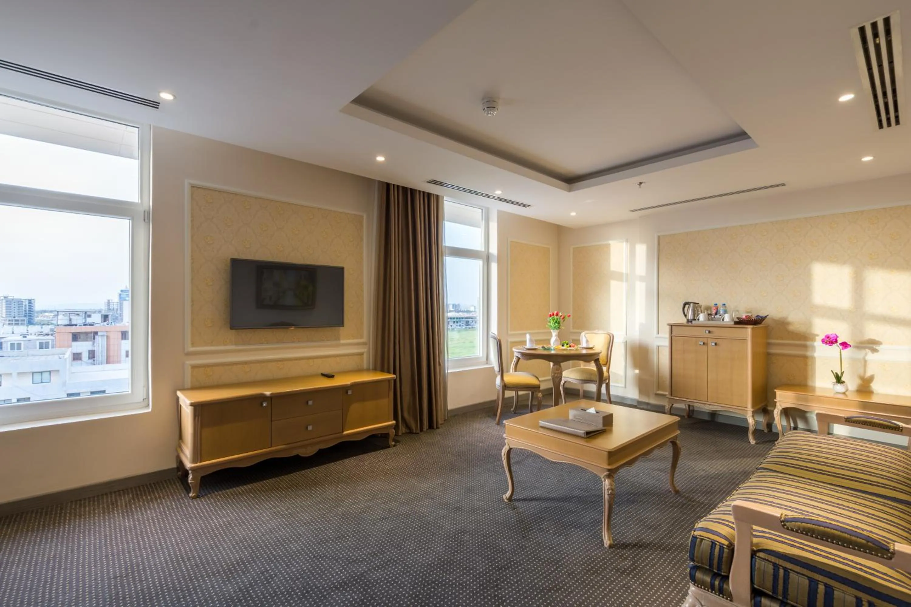 Living room in La Roche Hotel