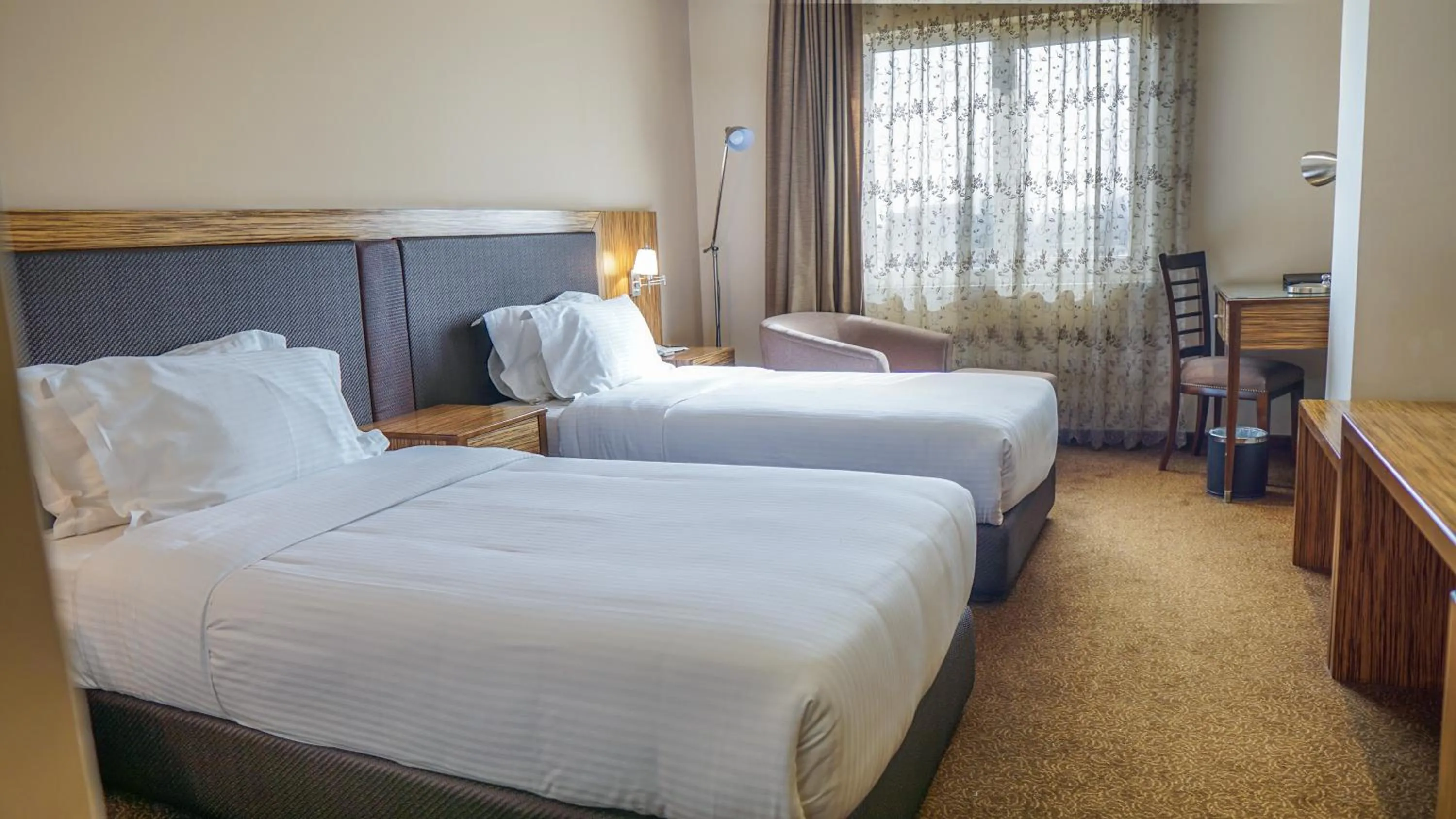 Bedroom, Bed in La Roche Hotel