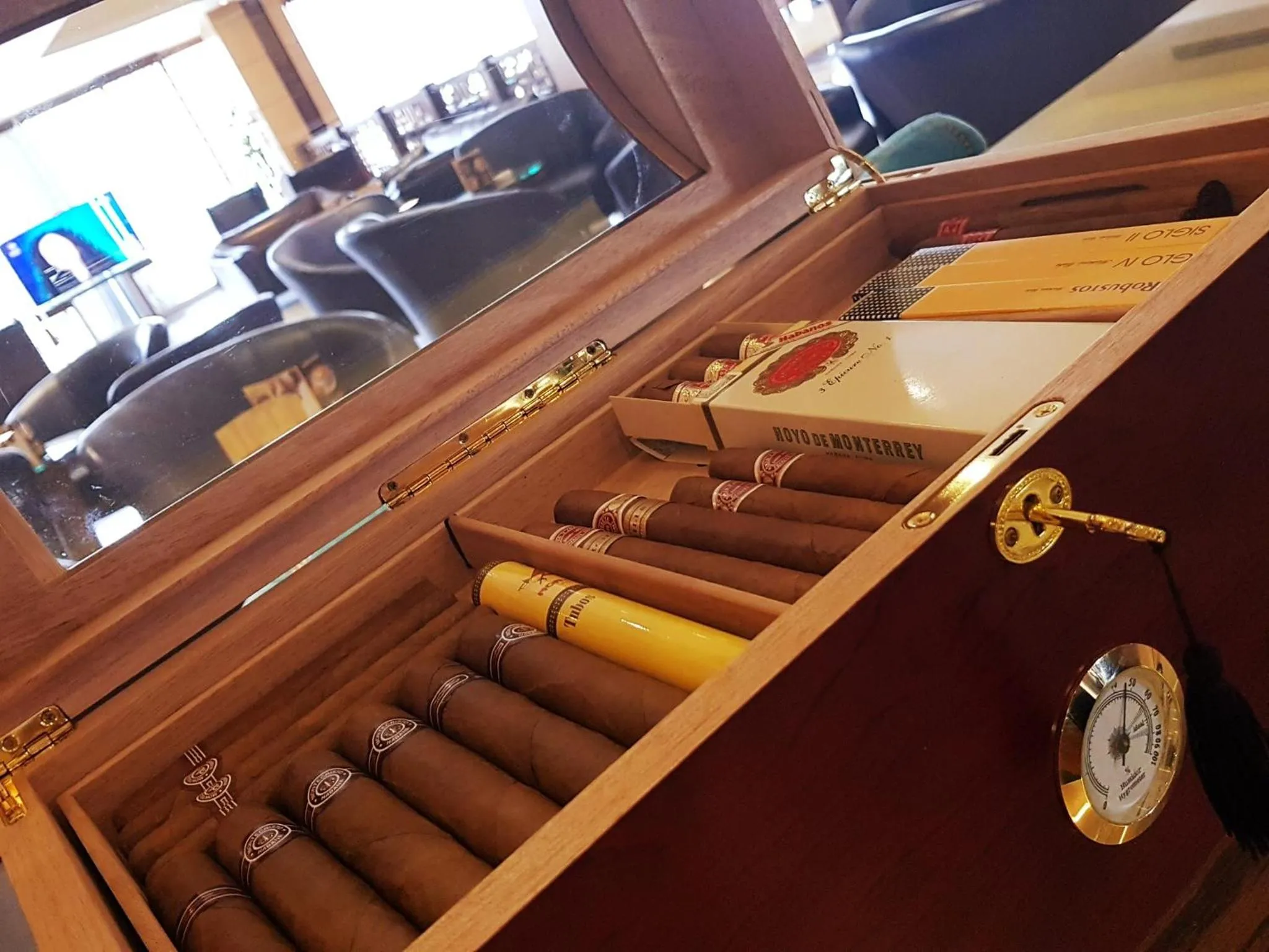 Lounge or bar in La Roche Hotel