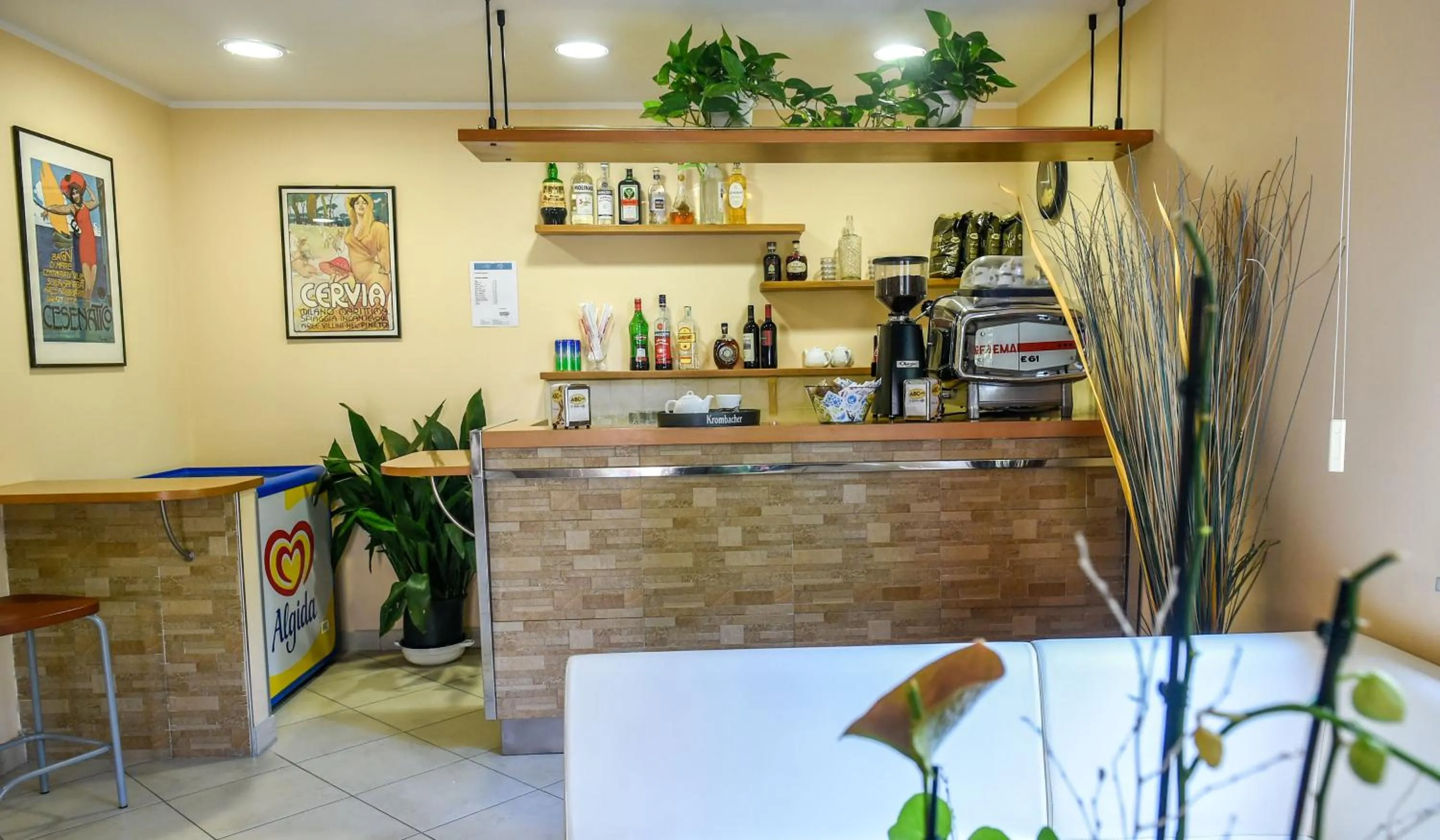 Lounge or bar in Hotel Riziana