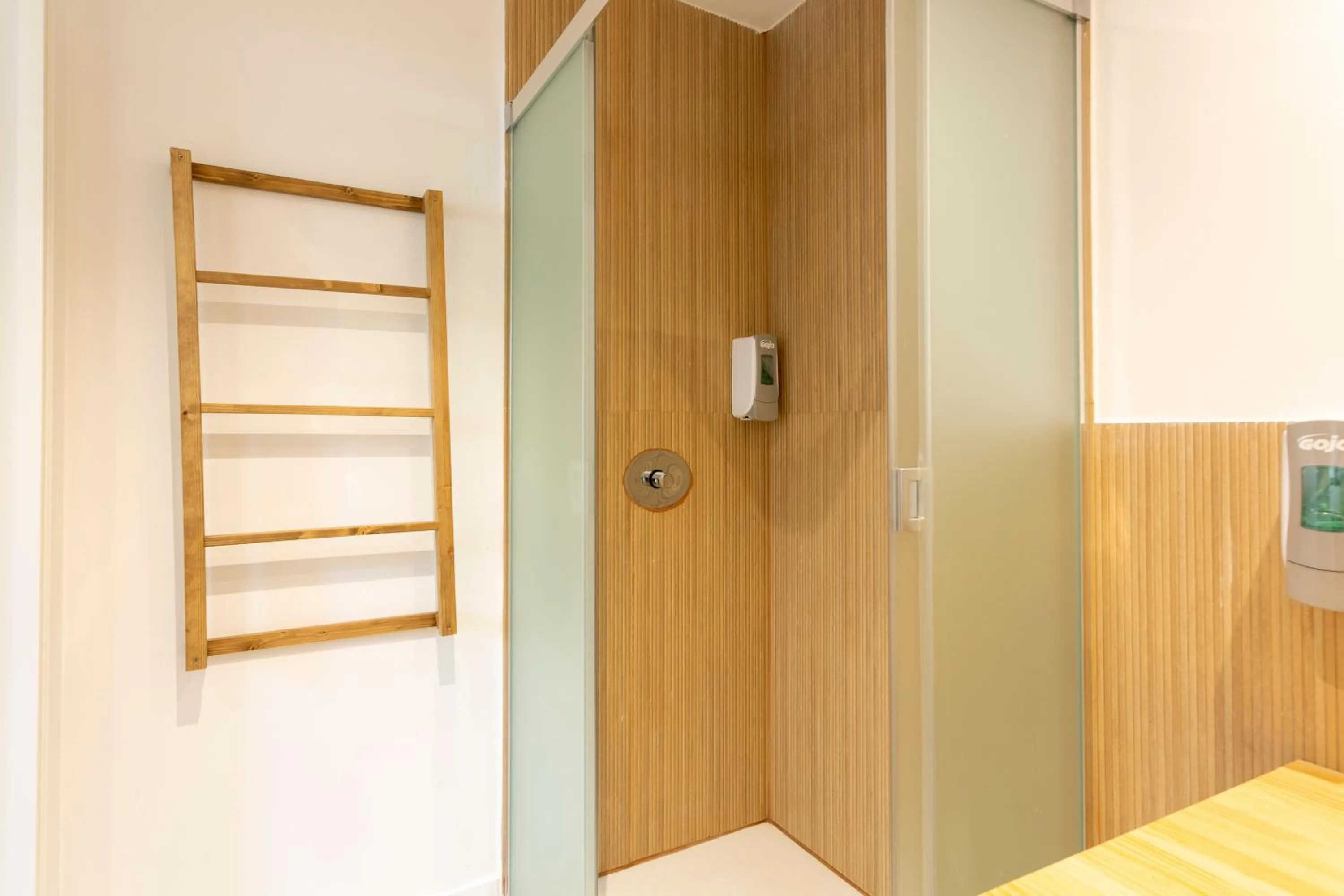 Shower in Malaga Stop Hostel AB