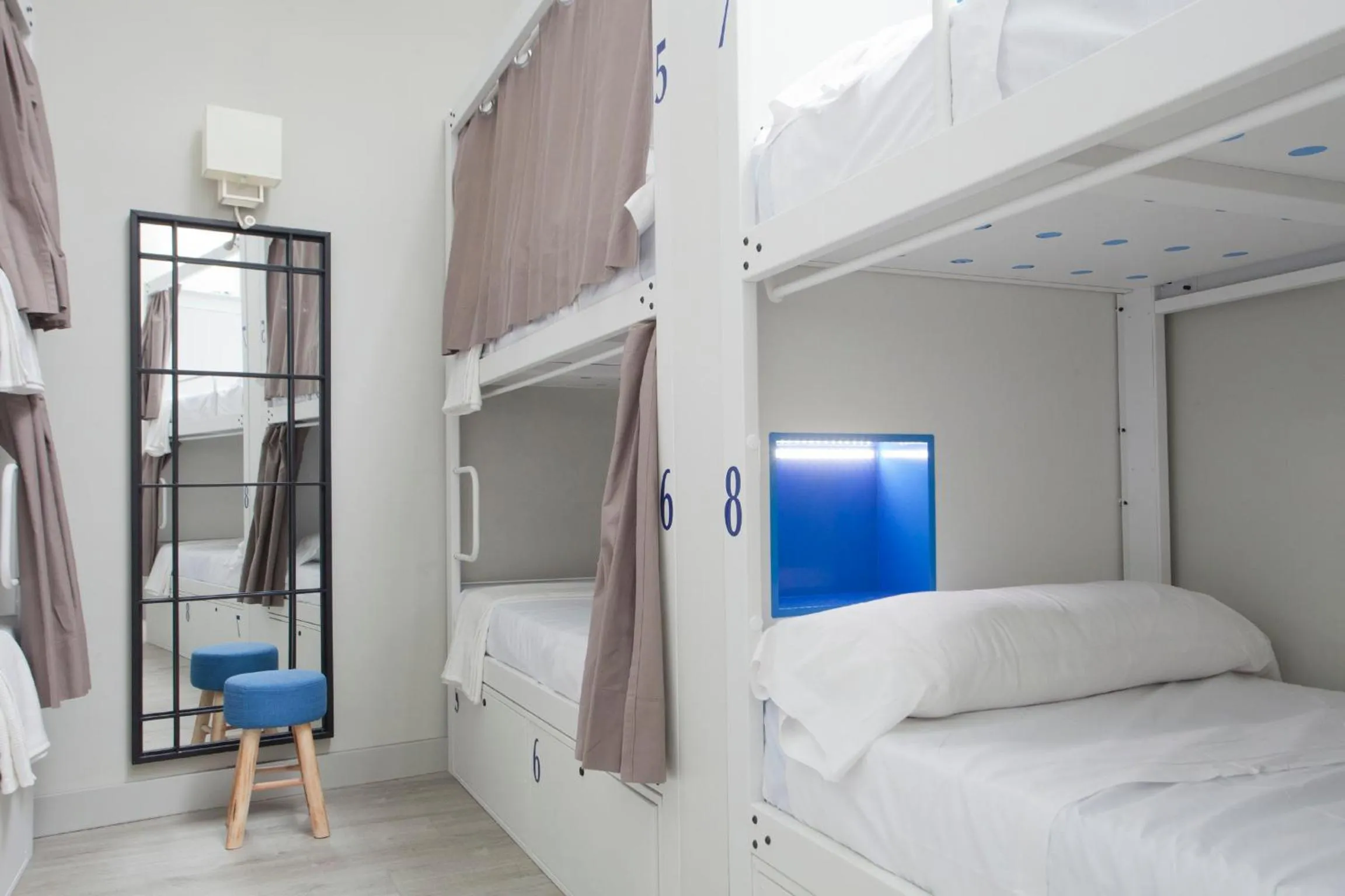 Decorative detail, Bed in Malaga Stop Hostel AB