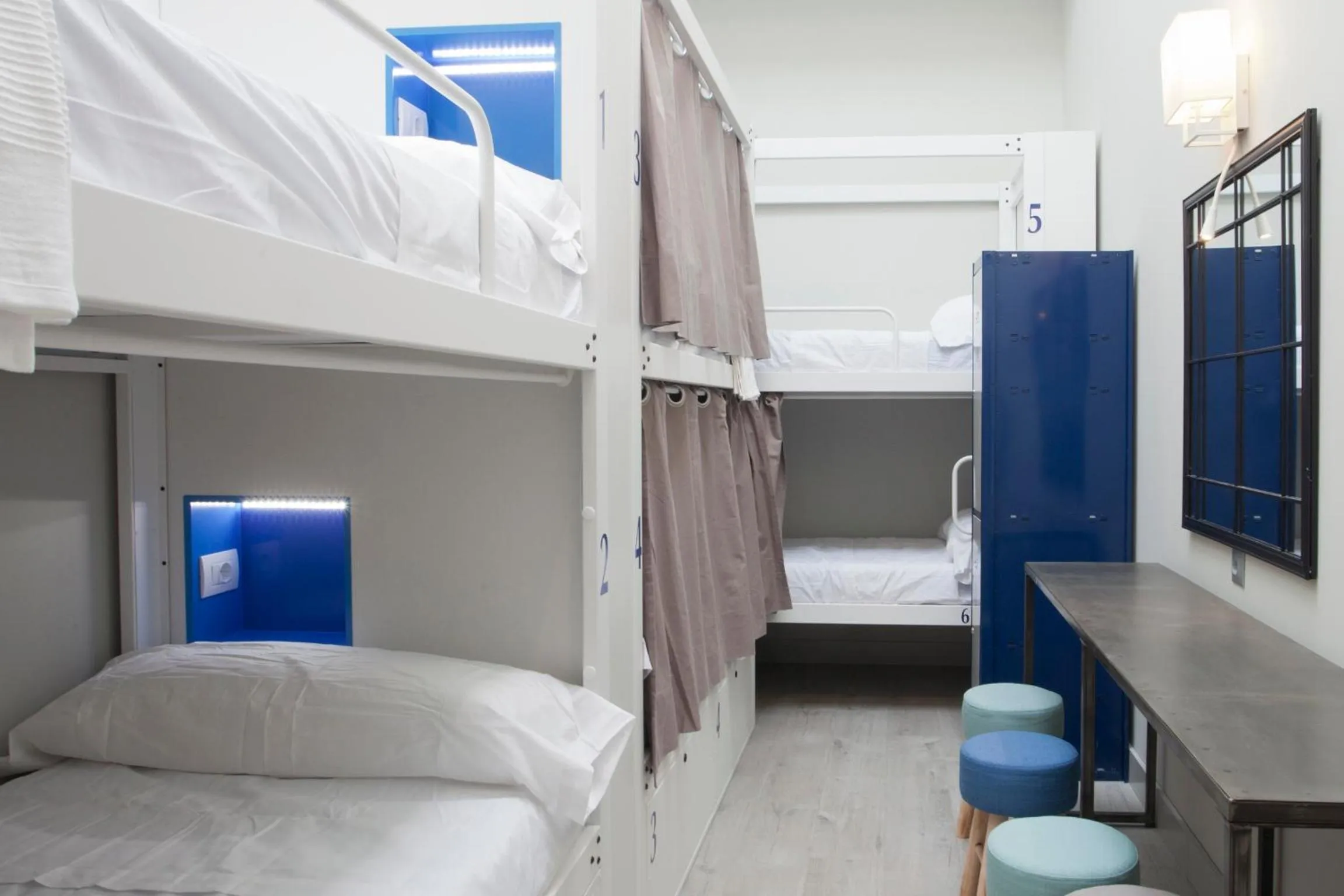 Photo of the whole room, Bed in Malaga Stop Hostel AB