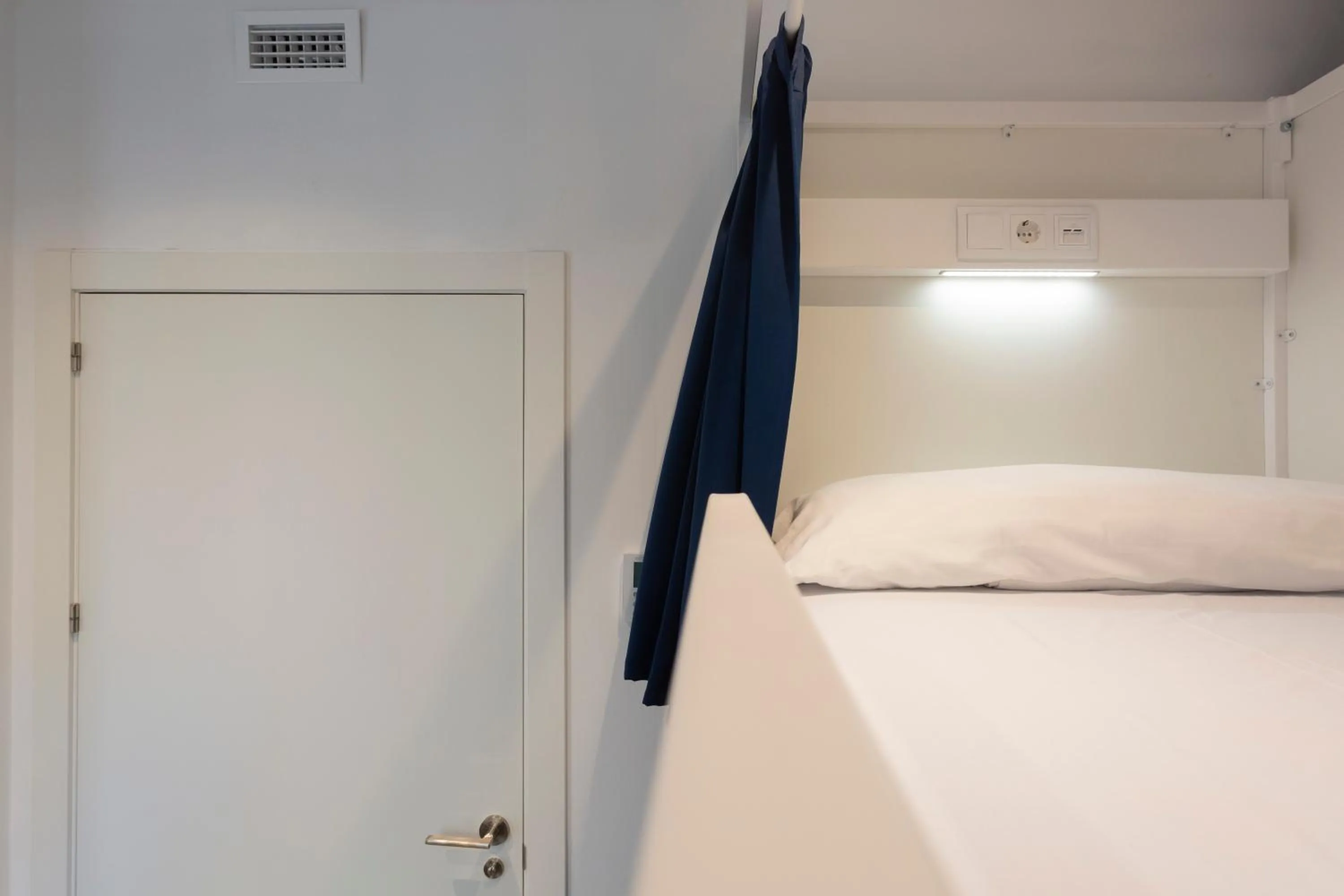 Bed in Malaga Stop Hostel AB