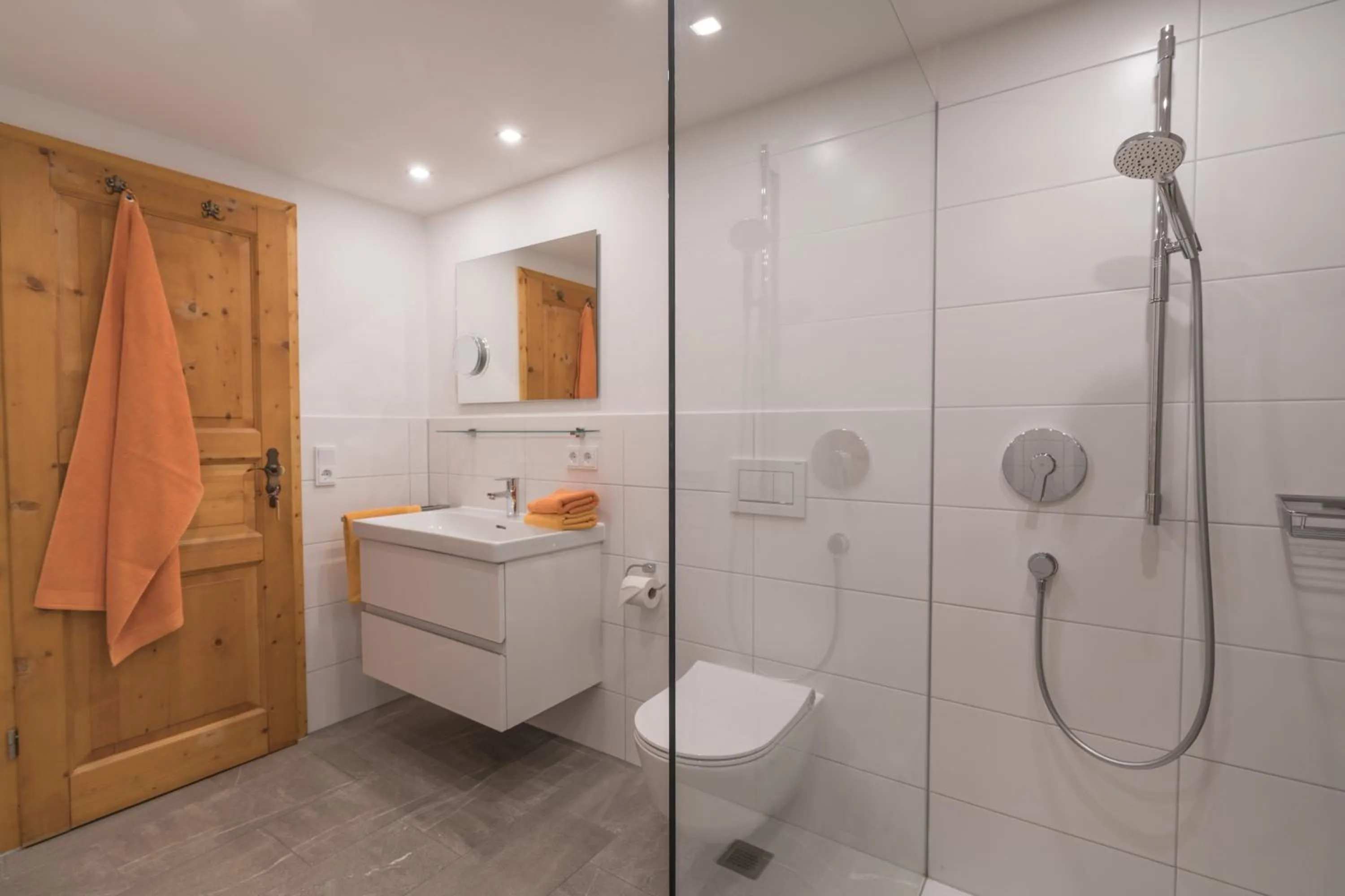 Bathroom in Ferienwohnungen Alpentraum - Landhaus am Bächle