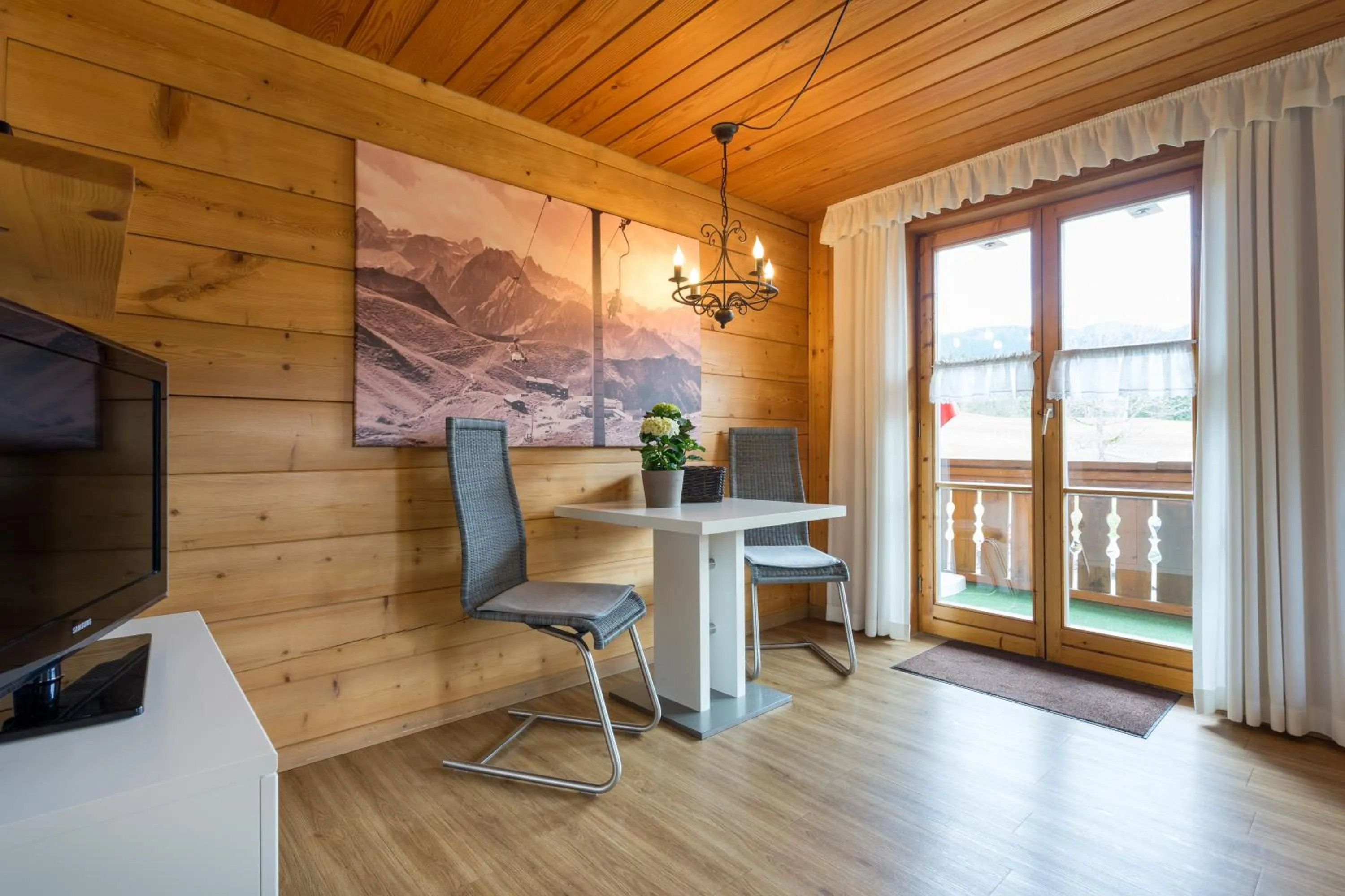 Living room in Ferienwohnungen Alpentraum - Landhaus am Bächle
