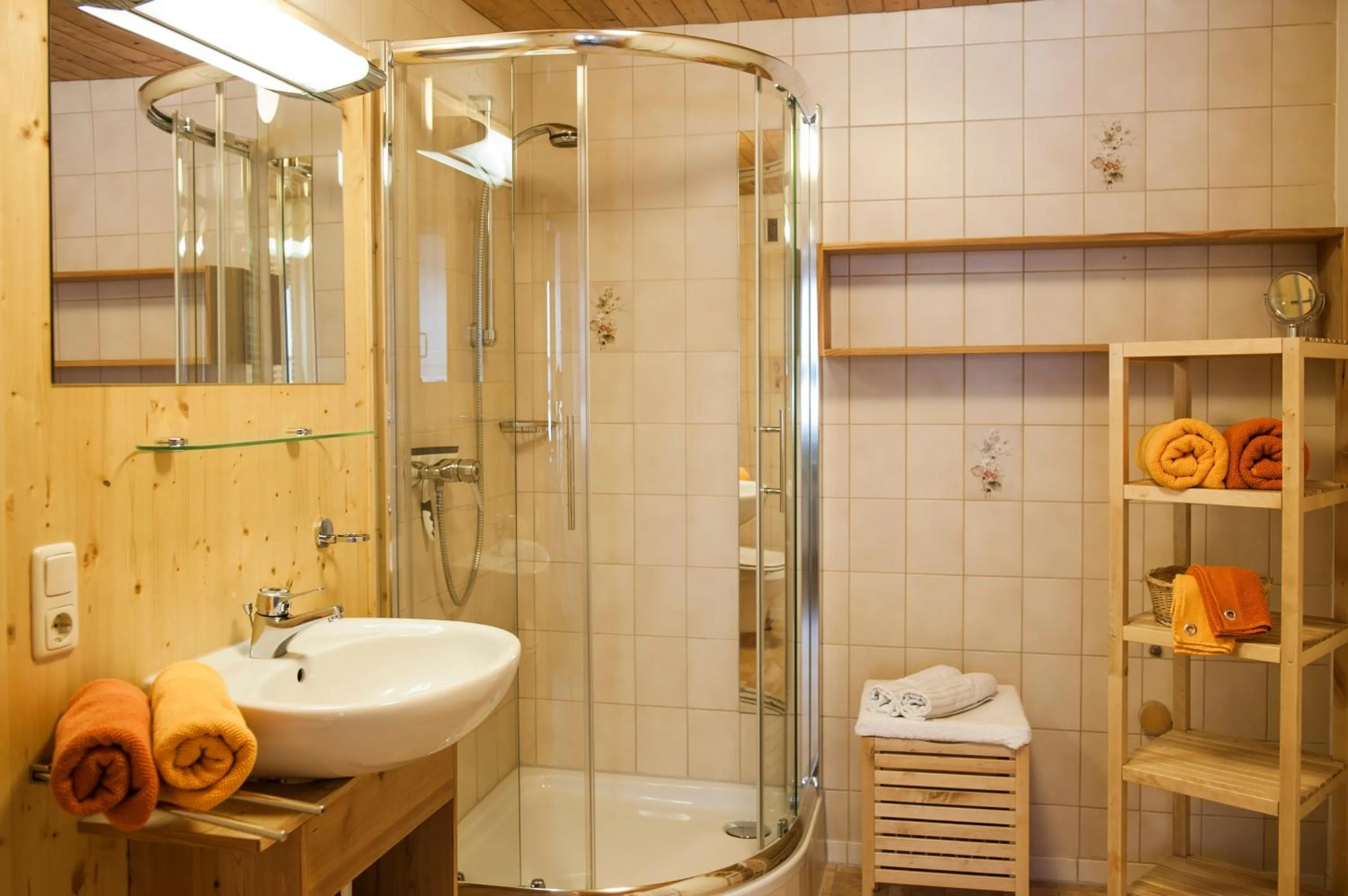 Bathroom in Ferienwohnungen Alpentraum - Landhaus am Bächle