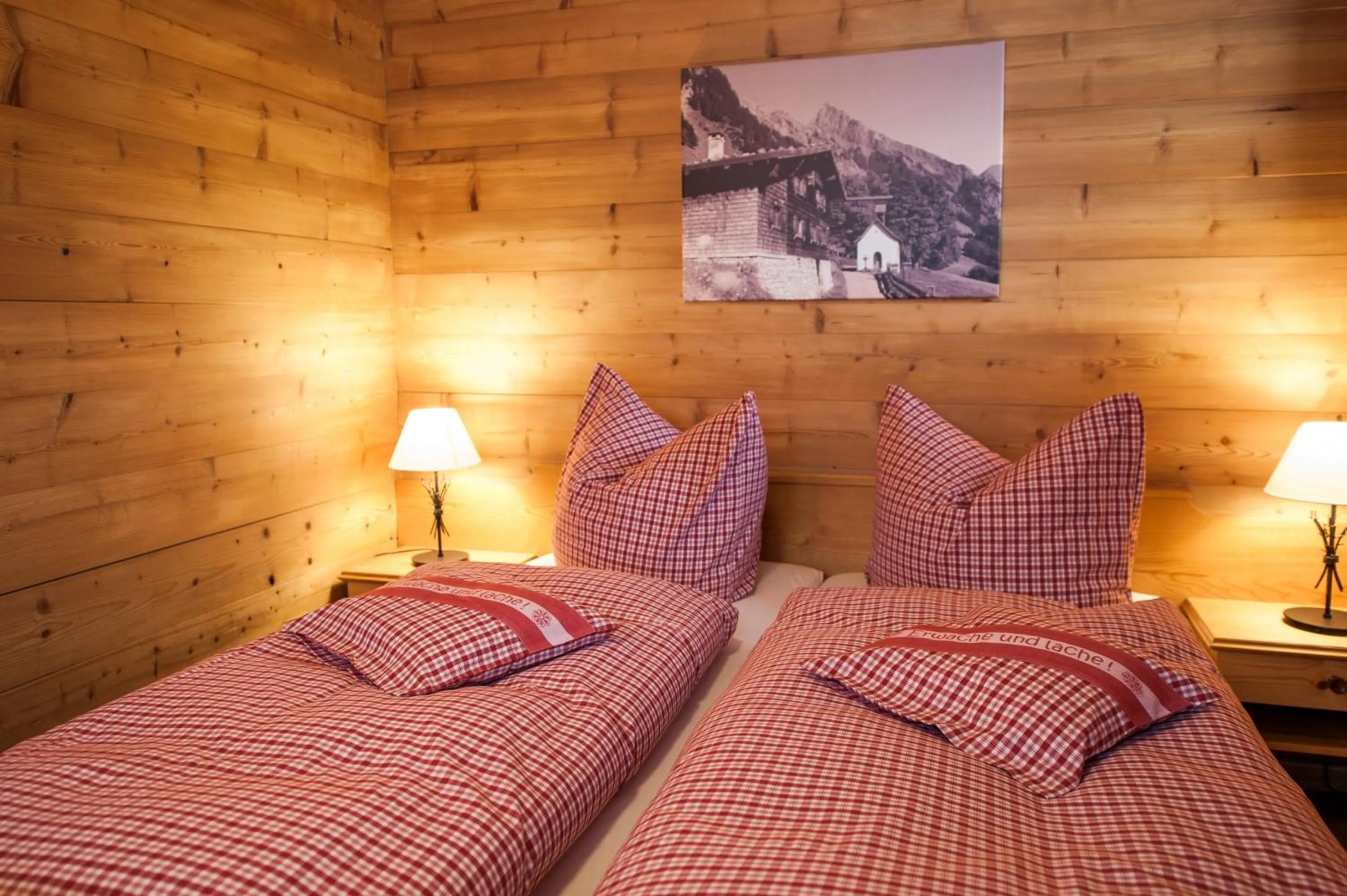 Bedroom, Bed in Ferienwohnungen Alpentraum - Landhaus am Bächle