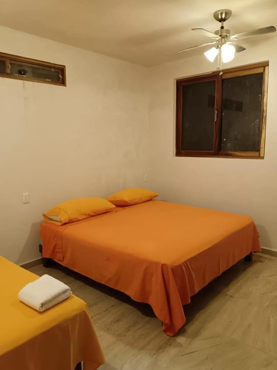 Deluxe Twin Room in BM Zihua Casa de Huéspedes