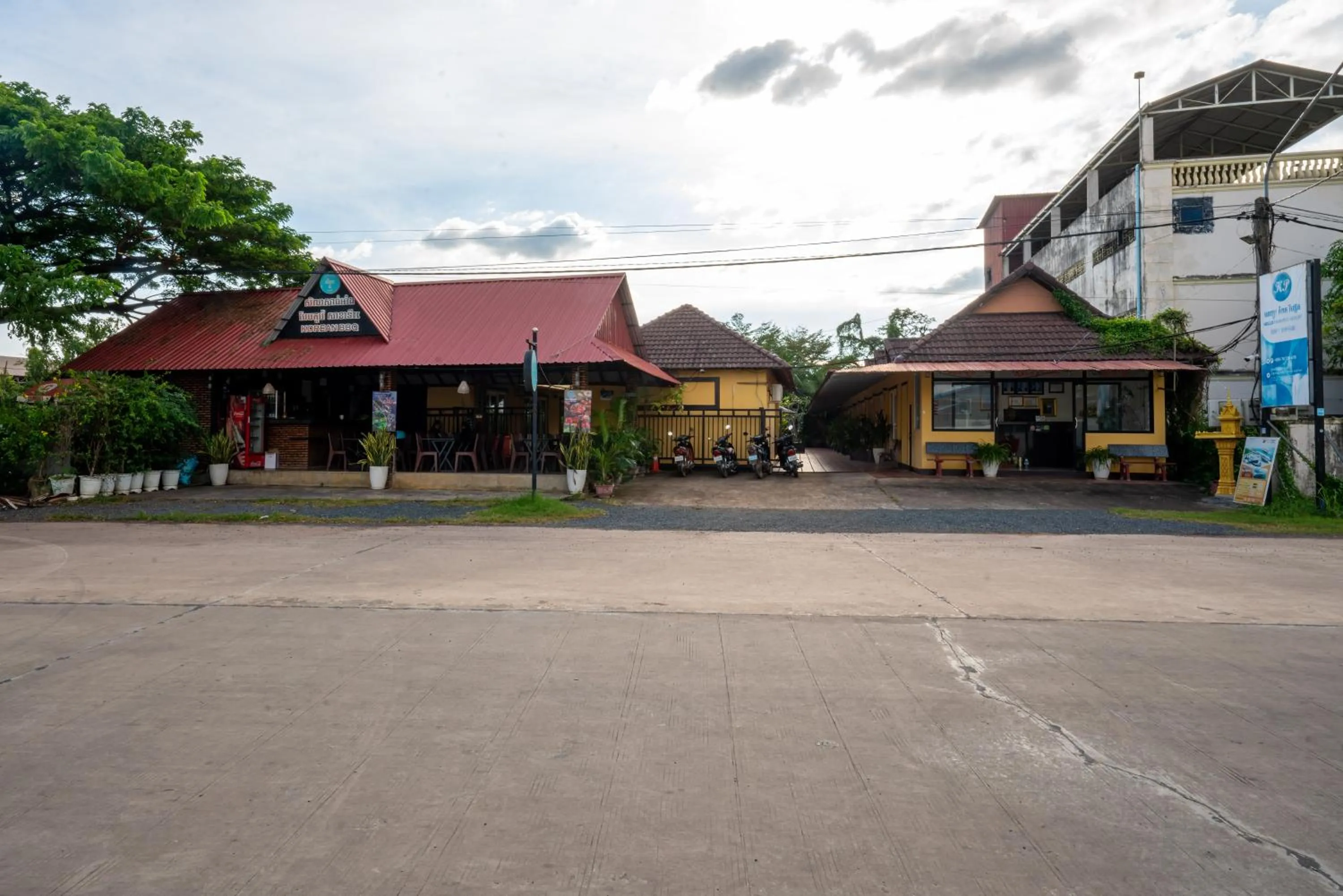 Property building in Hello Kampot Resort