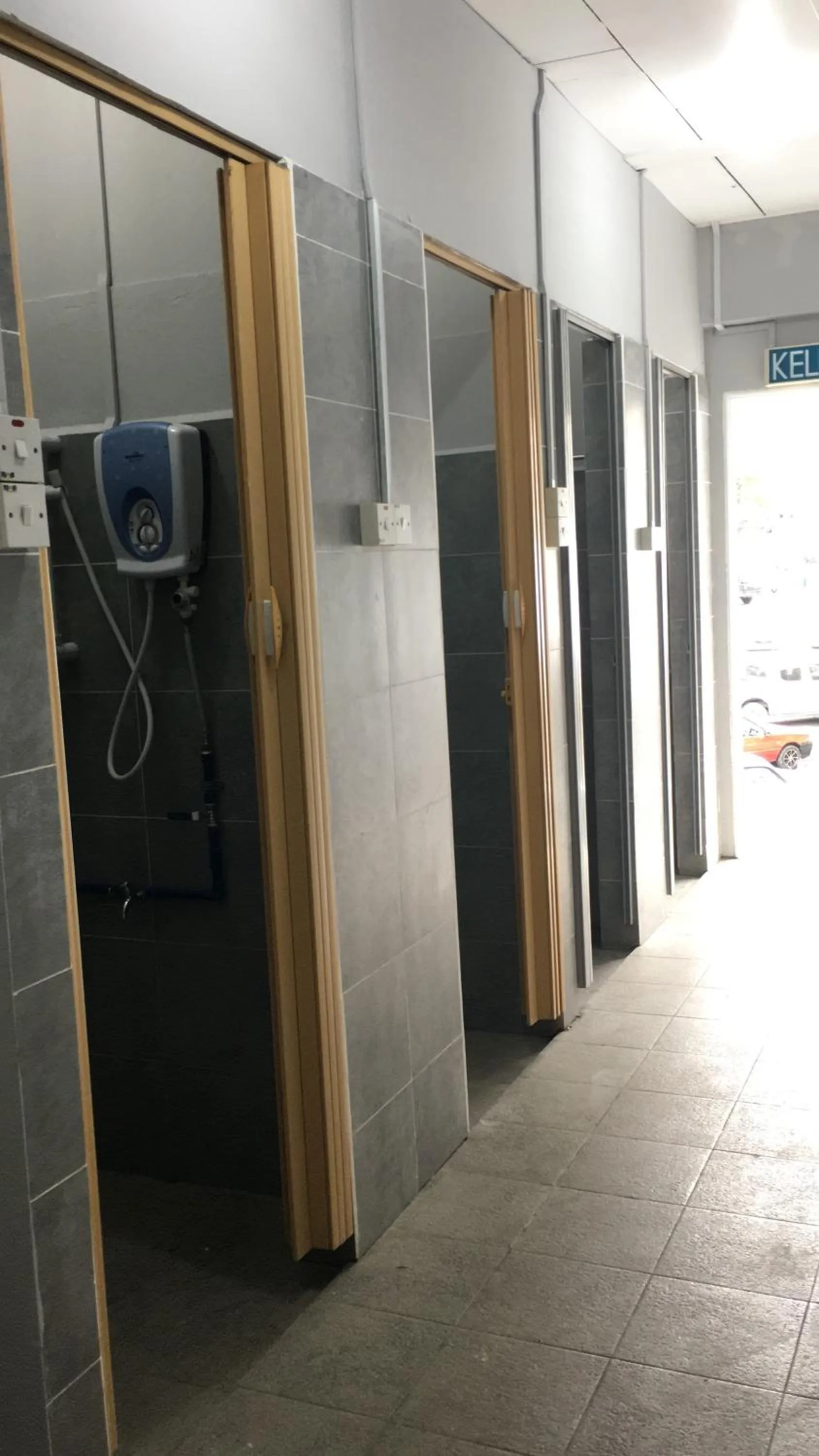 Public Bath in Ranau Backpackers Hostel