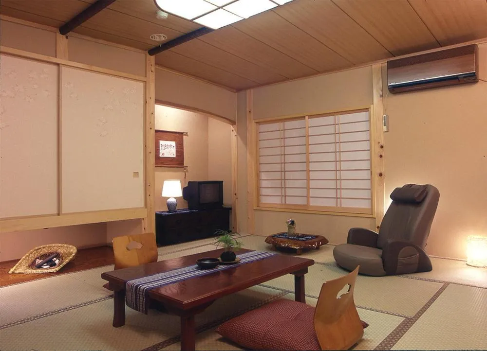Photo of the whole room in 旅館かわな -Ryokan Kawana-