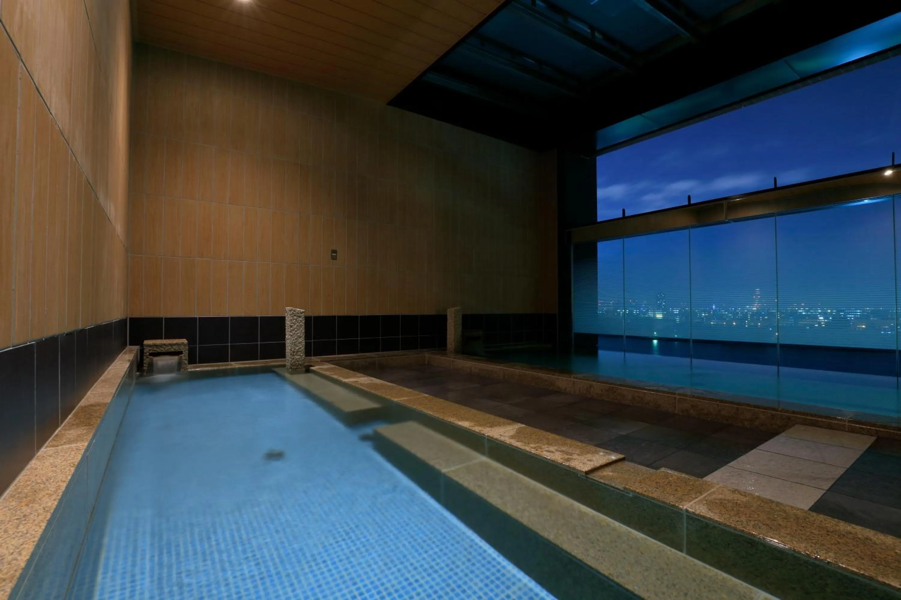 Open Air Bath in THE SINGULARI HOTEL & SKYSPA at UNIVERSAL STUDIOS JAPAN