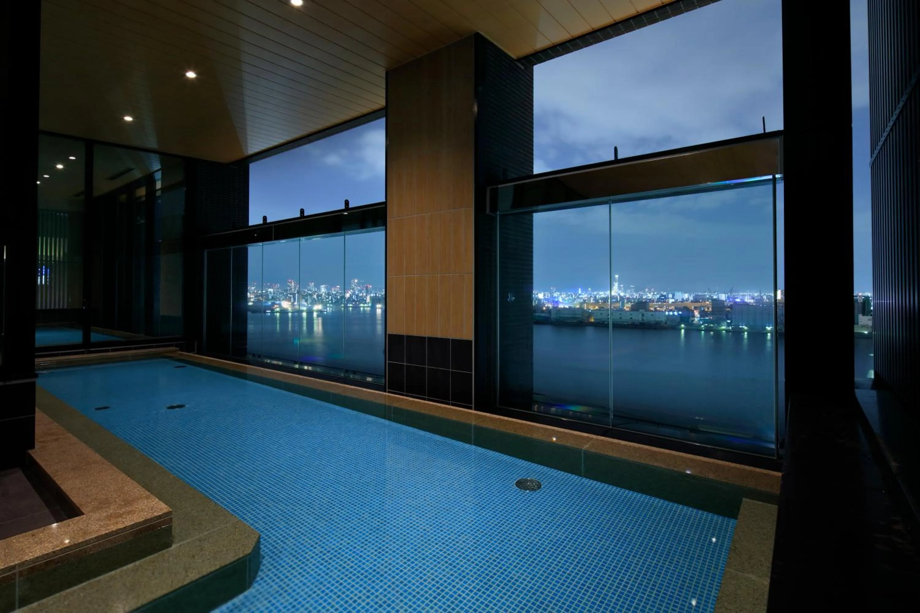 Open Air Bath in THE SINGULARI HOTEL & SKYSPA at UNIVERSAL STUDIOS JAPAN
