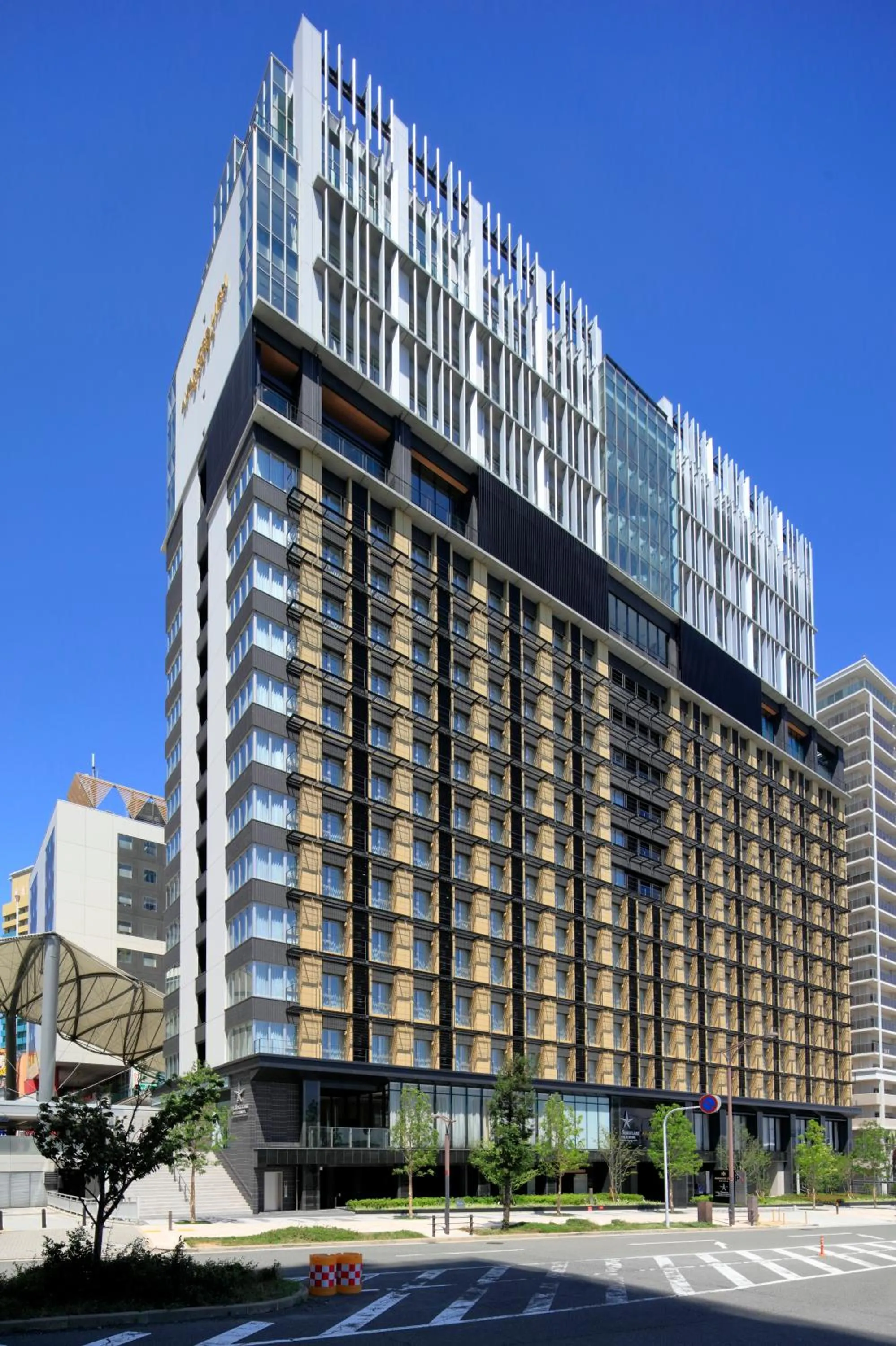 Facade/entrance in THE SINGULARI HOTEL & SKYSPA at UNIVERSAL STUDIOS JAPAN