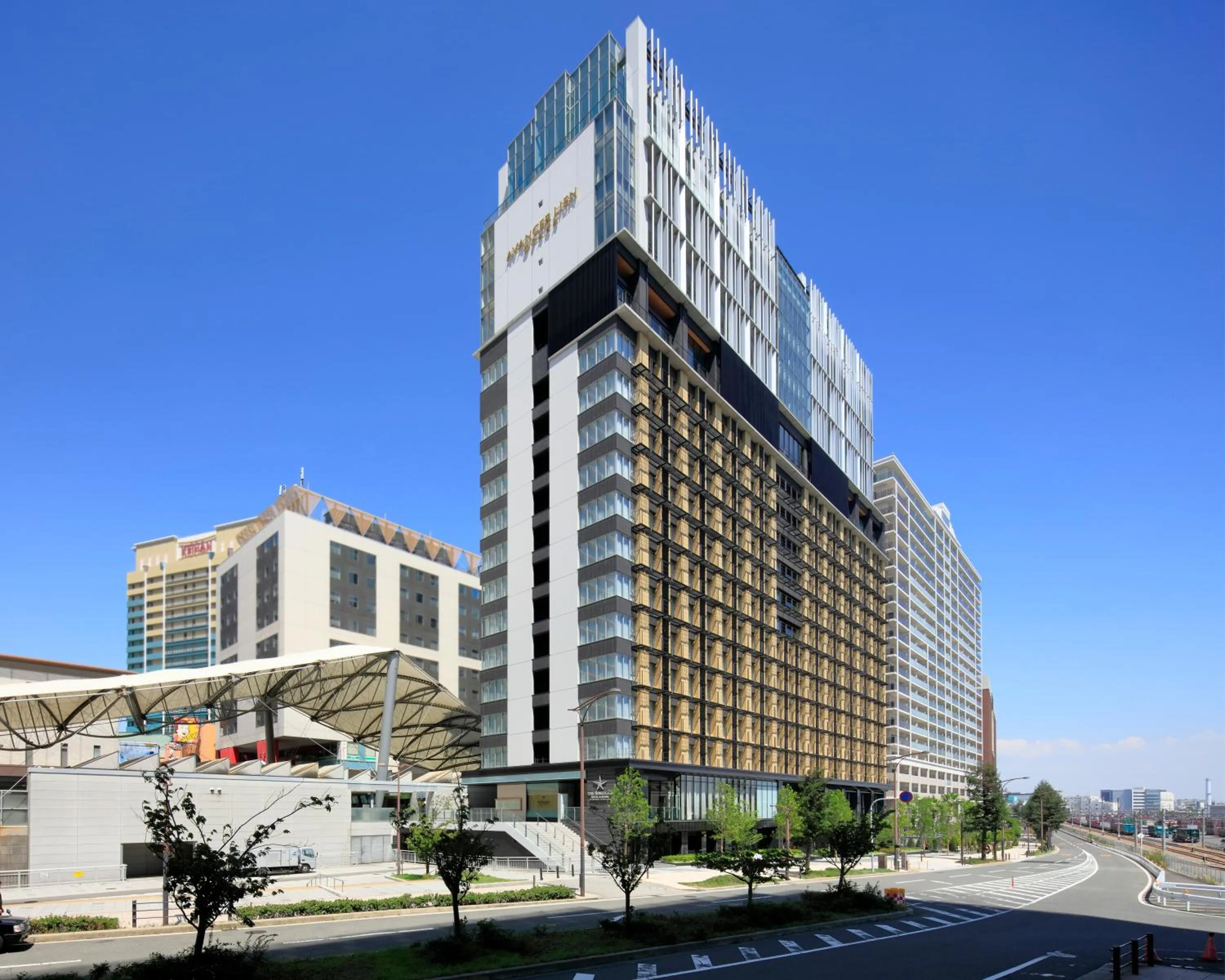 Facade/entrance in THE SINGULARI HOTEL & SKYSPA at UNIVERSAL STUDIOS JAPAN