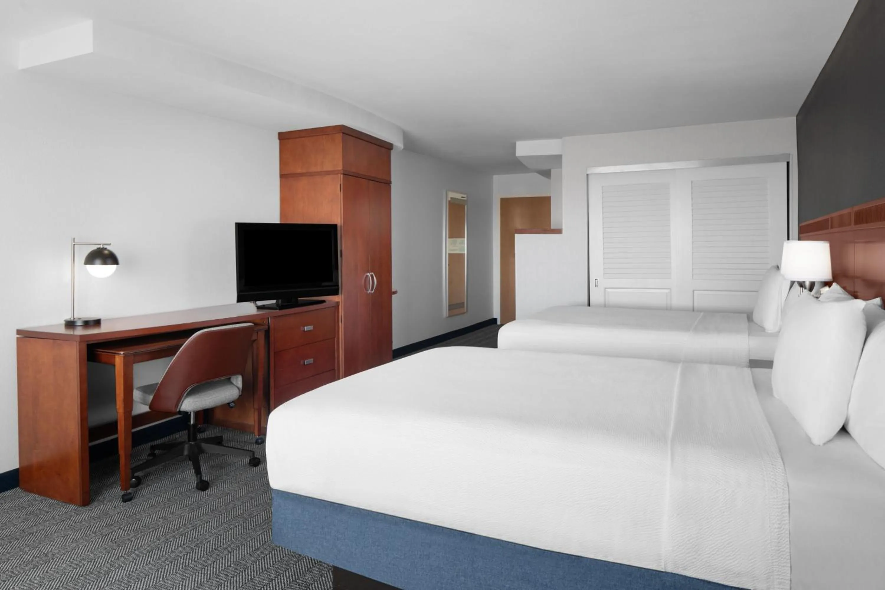 Photo of the whole room, Bed in Courtyard by Marriott Phoenix West/Avondale