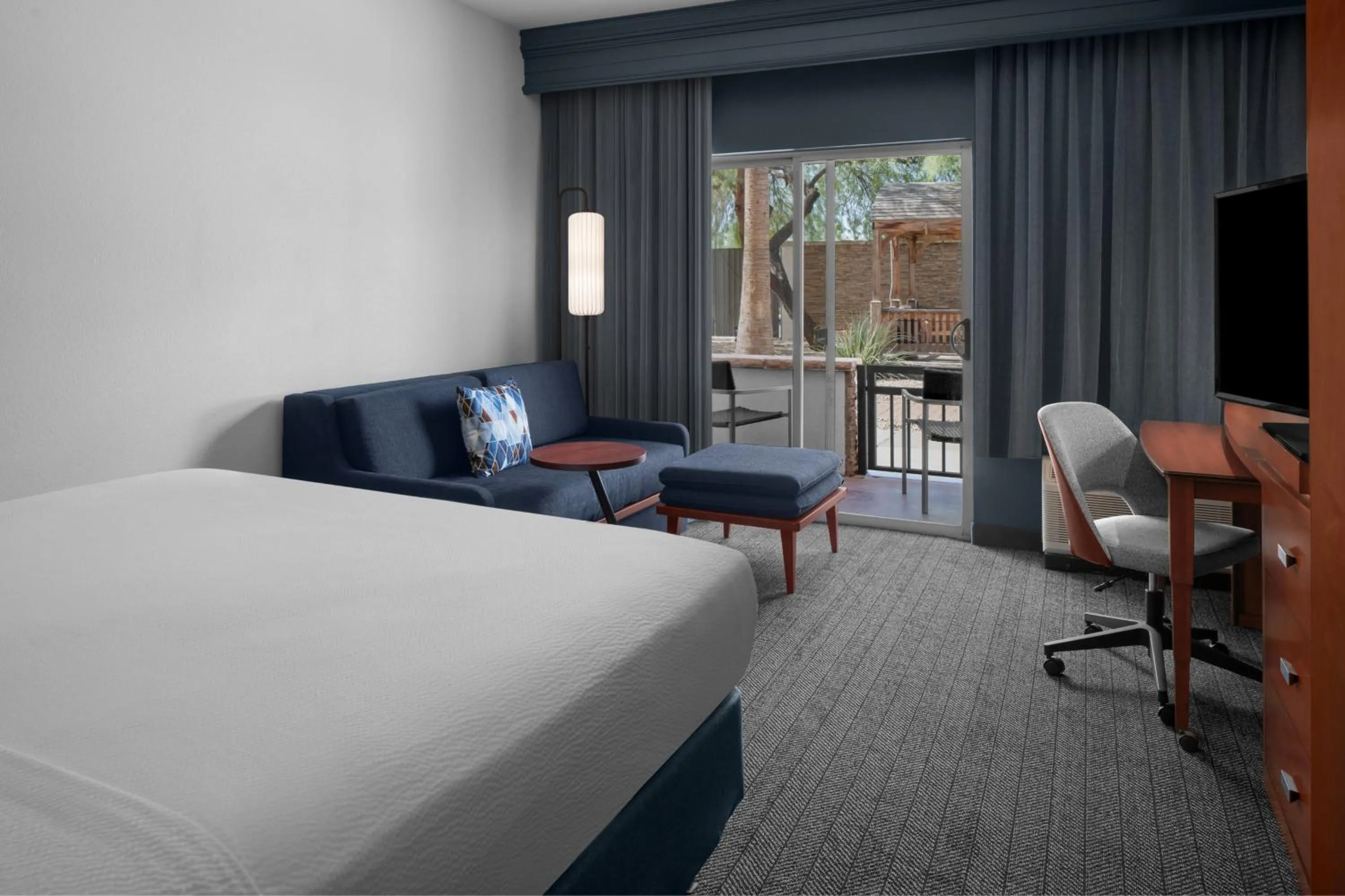 Photo of the whole room, Bed in Courtyard by Marriott Phoenix West/Avondale