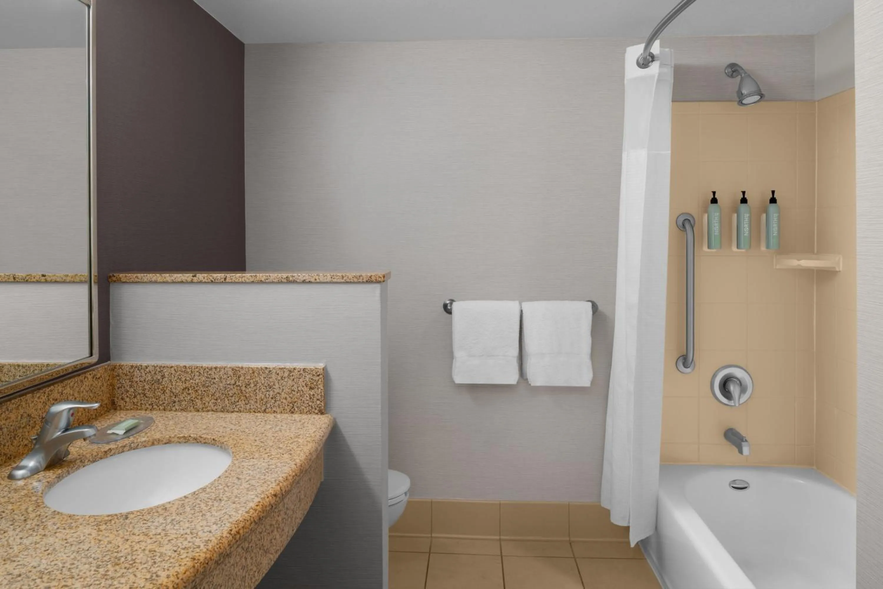 Bathroom in Courtyard by Marriott Phoenix West/Avondale