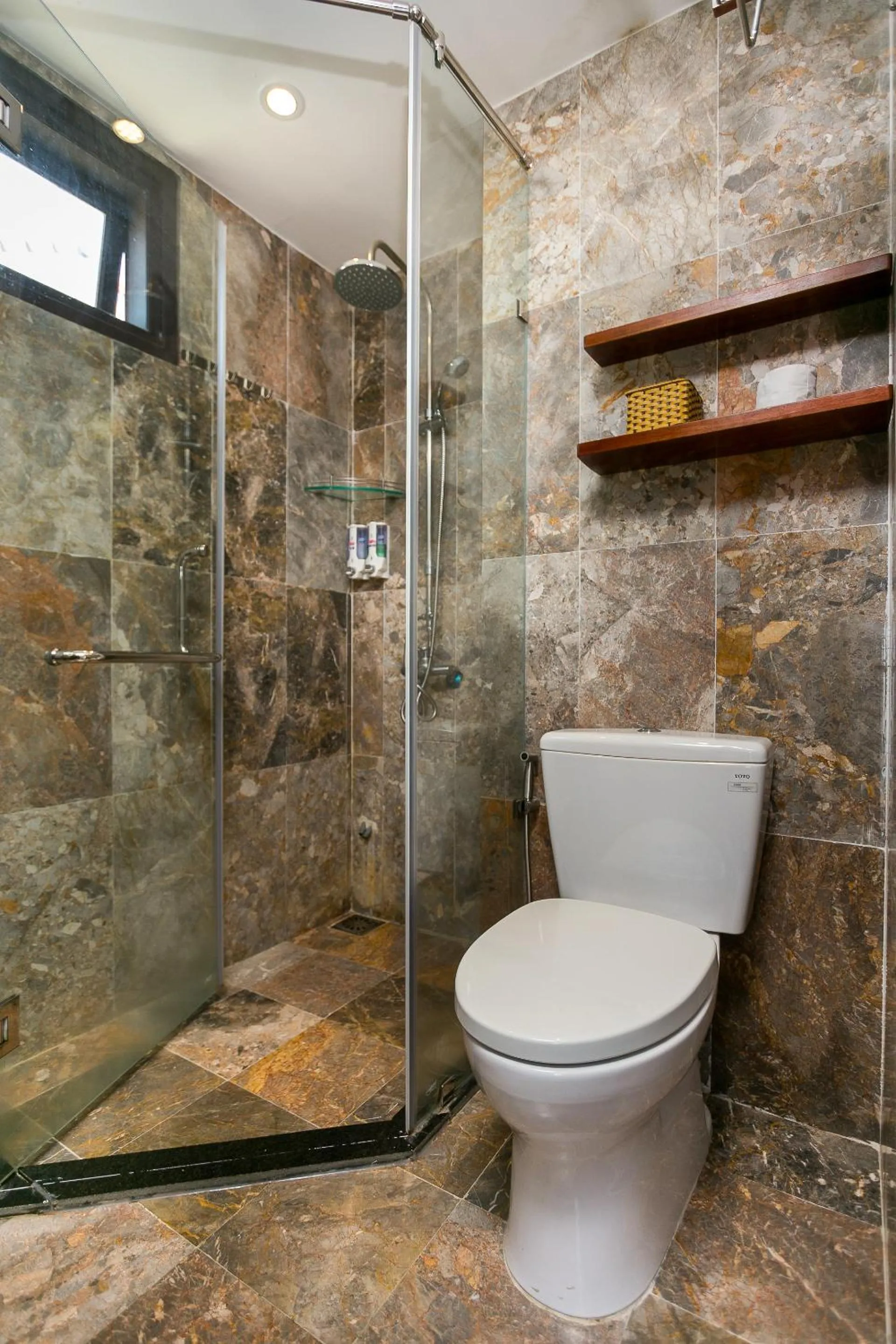 Toilet in Ngo House Villa