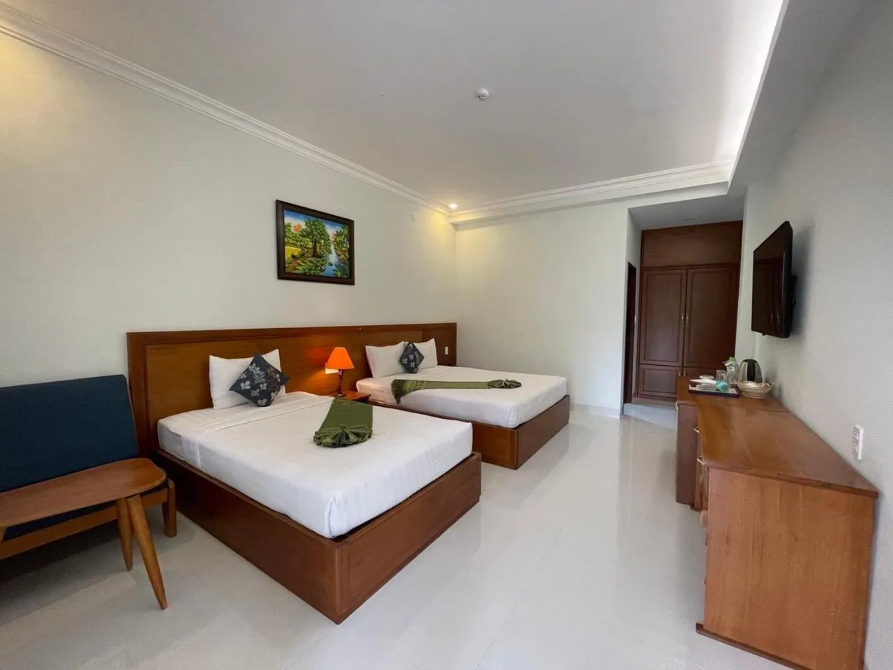Communal lounge/ TV room, Bed in Four Oceans Beach Resort - Bon Bien Mui Ne