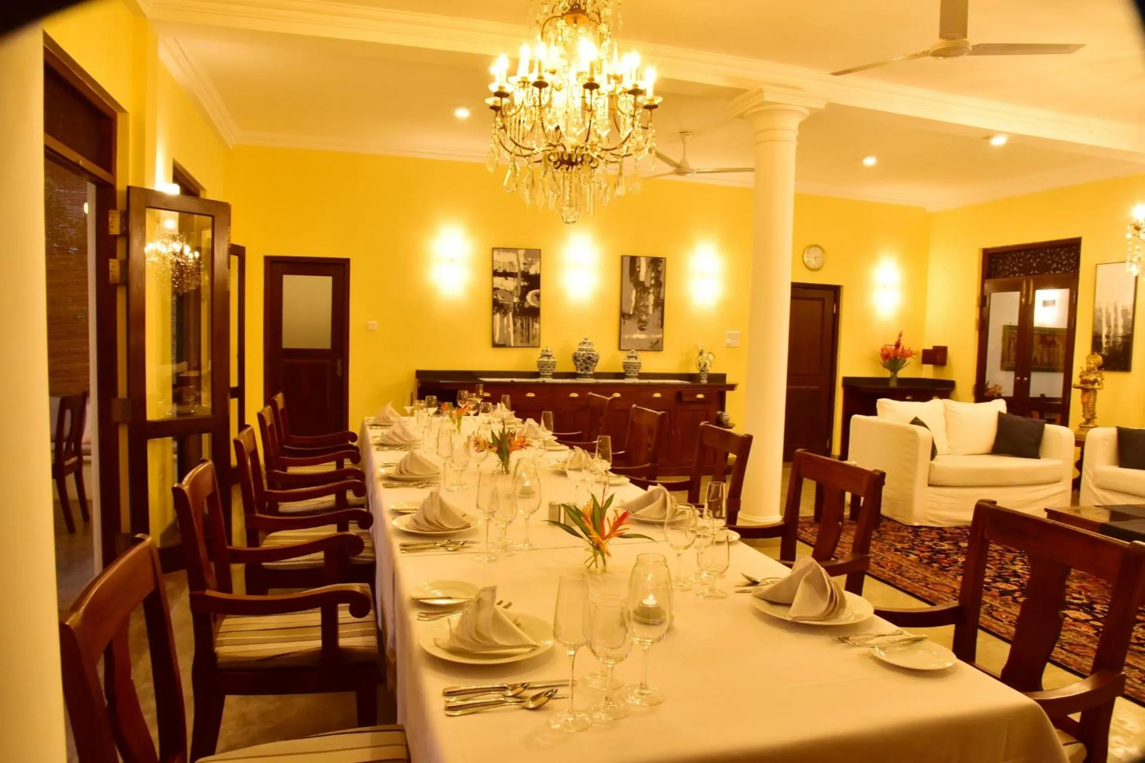 Restaurant/places to eat in Boutique Villa Shanthi