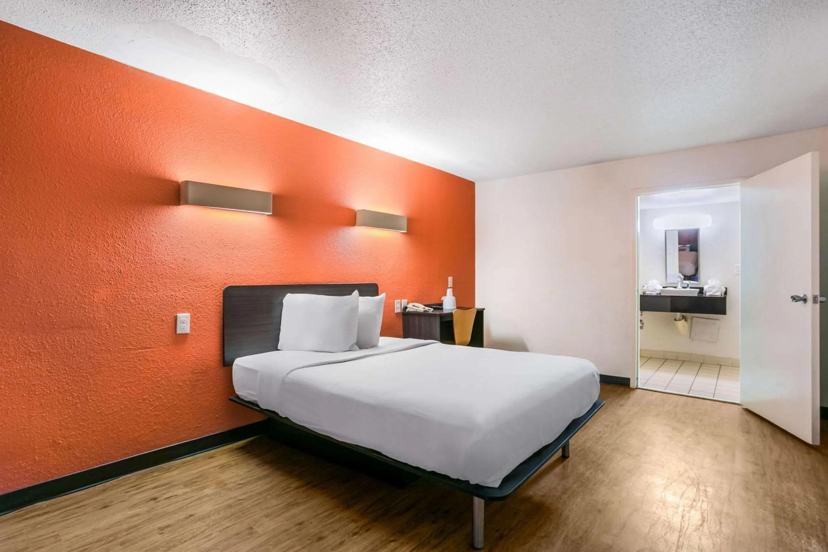 Photo of the whole room in Rodeway Inn Baltimore - Inner Harbor South