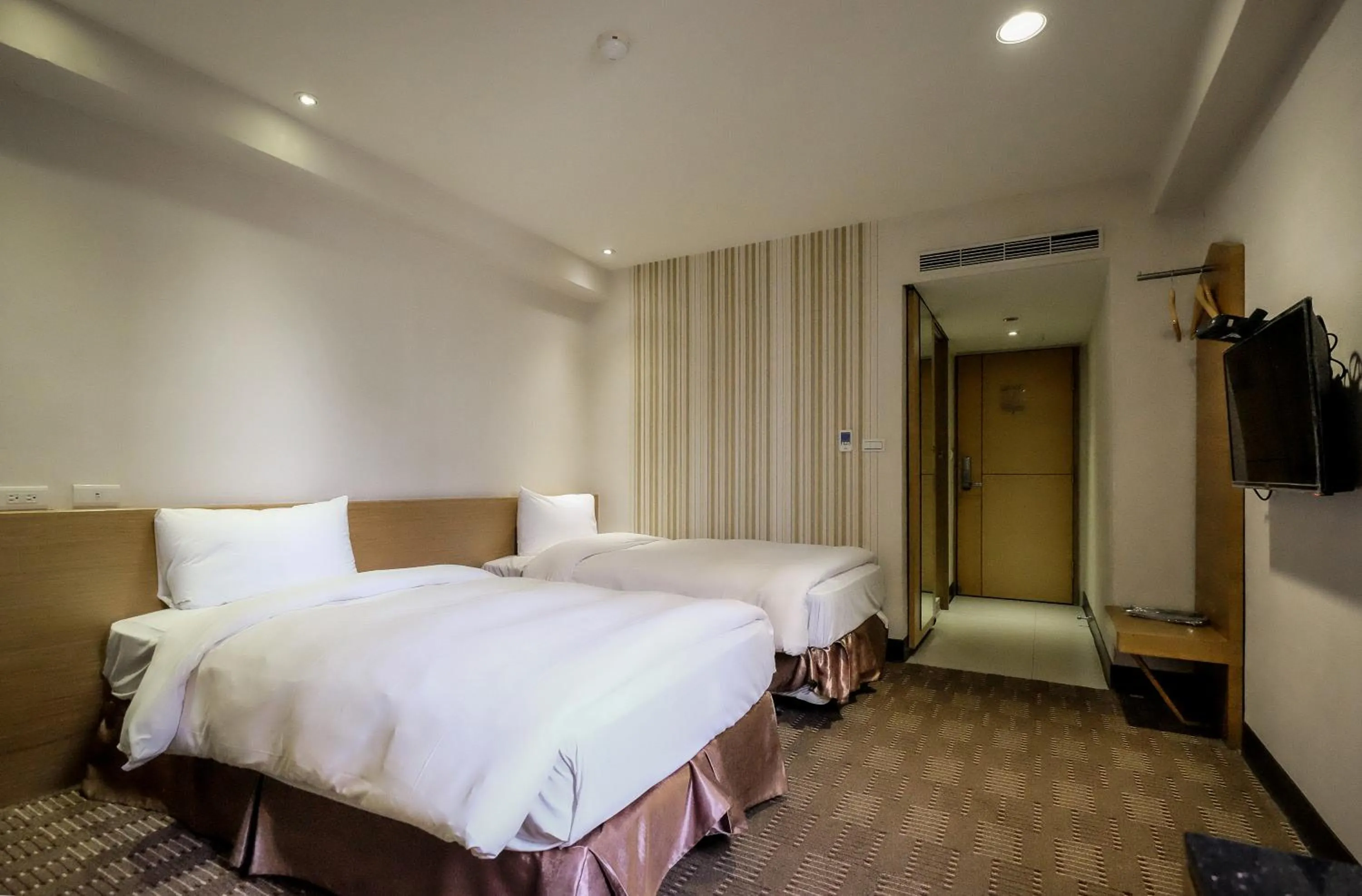 Bedroom, Bed in Country Garden Hotel