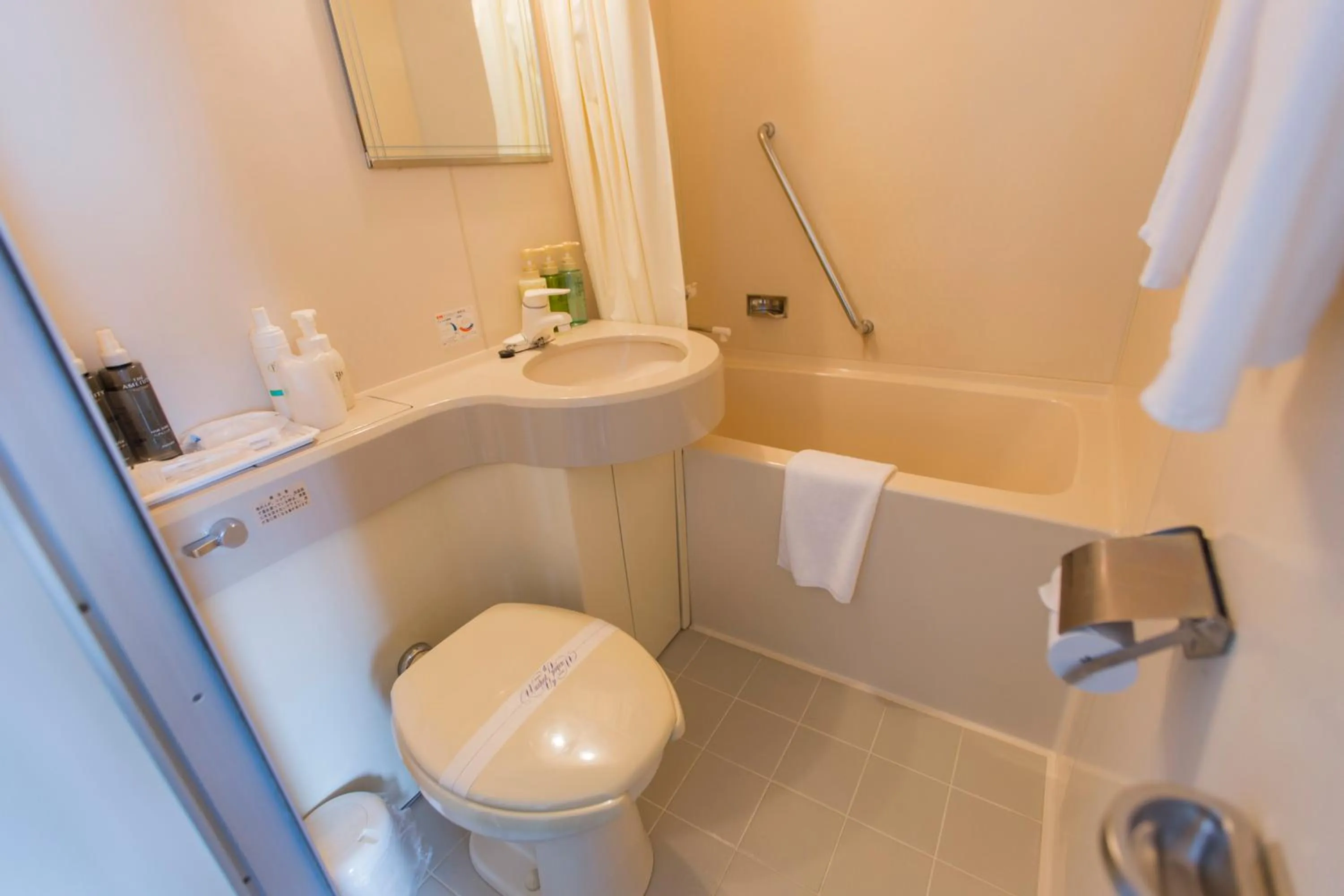 Shower in Hotel New Neo