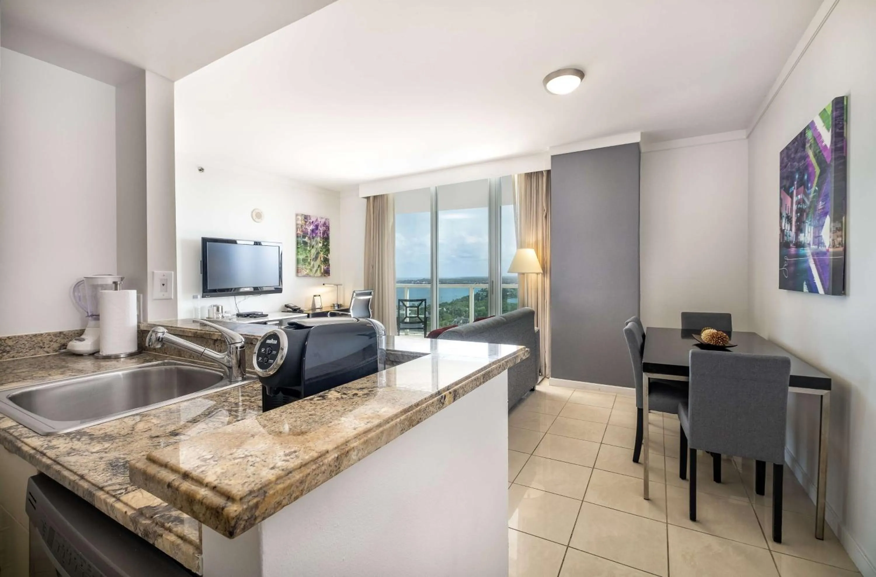 Photo of the whole room in Hotel Arya BW Premier Collection