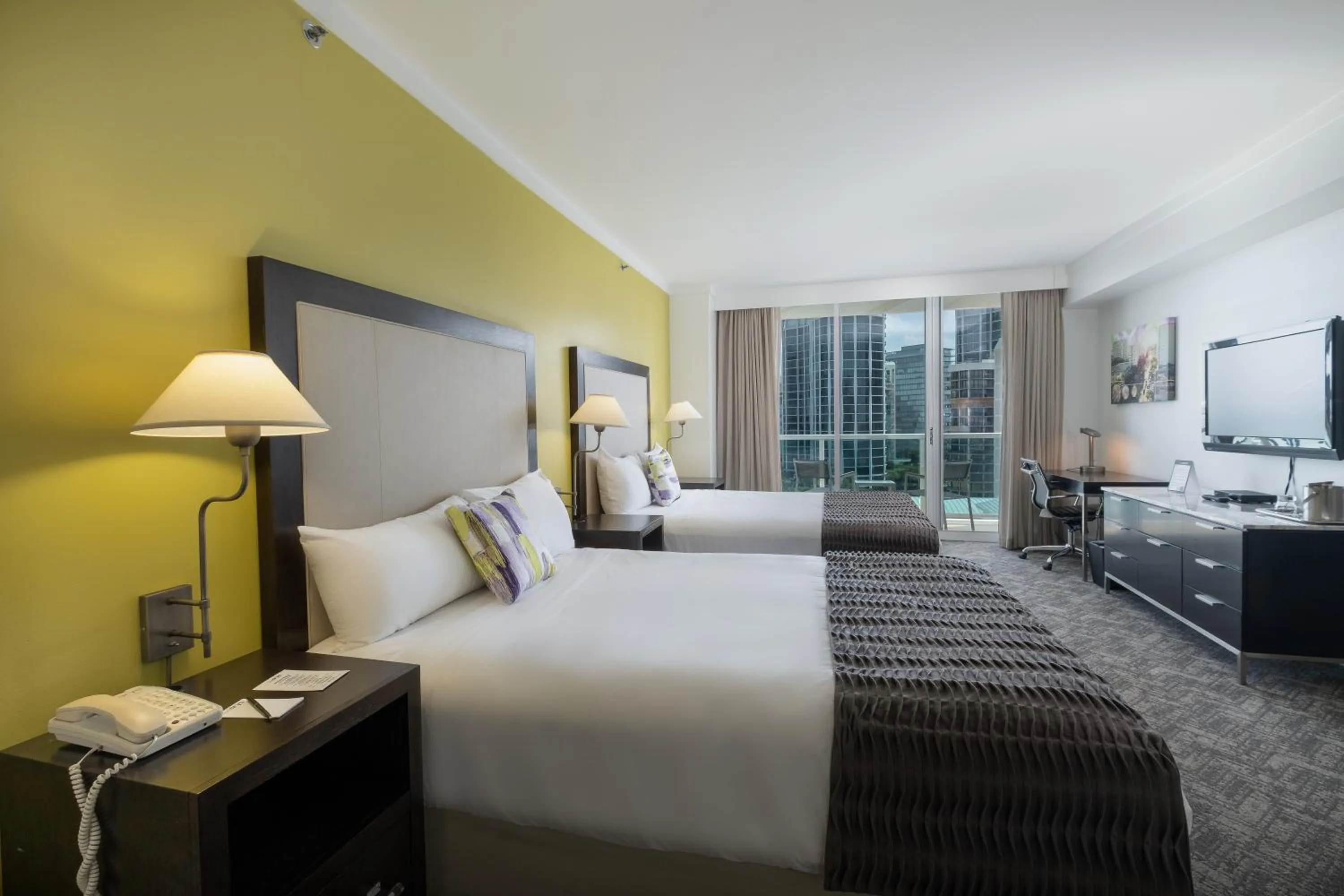 Bed in Hotel Arya BW Premier Collection