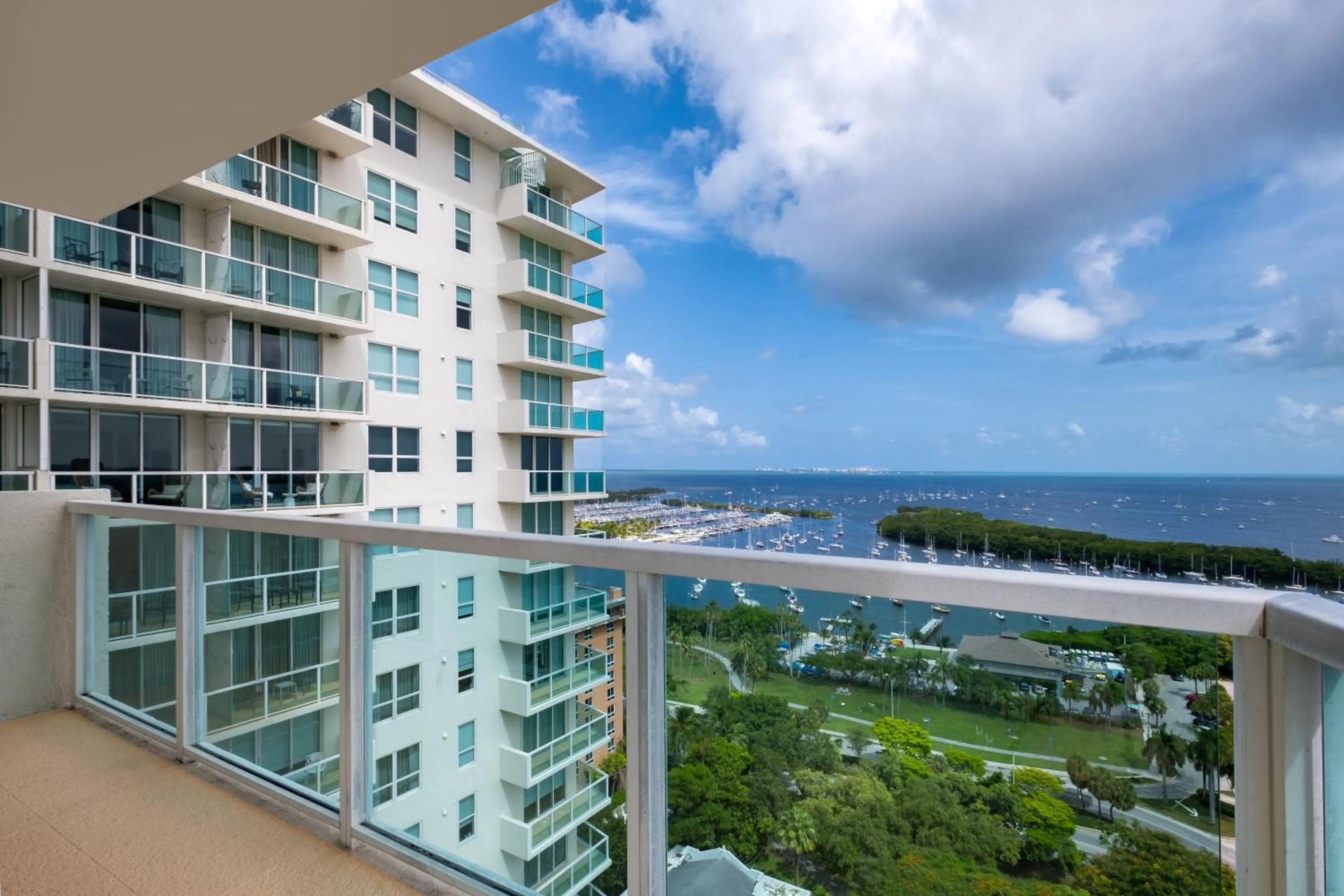 Day in Hotel Arya BW Premier Collection