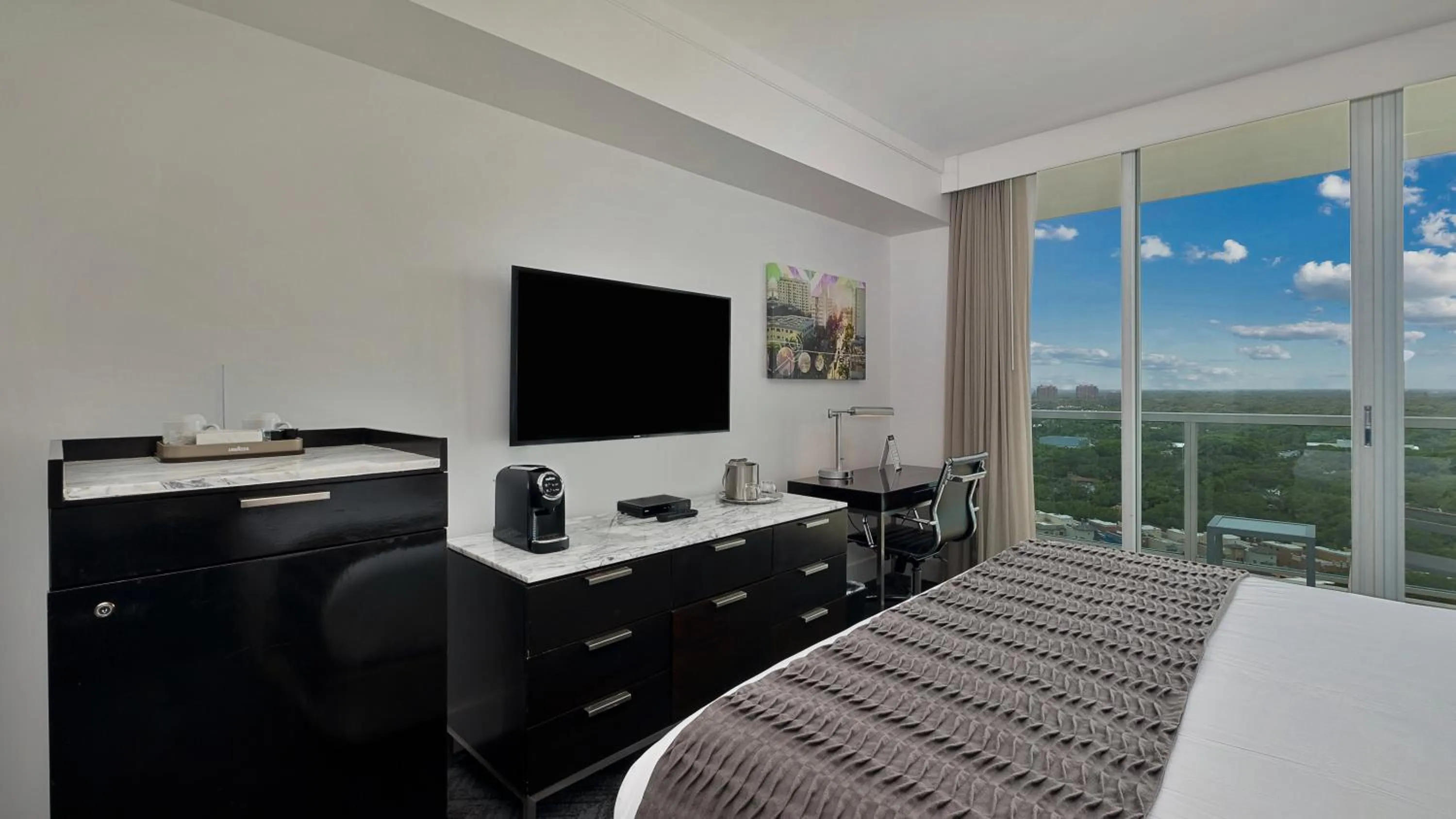 Bed in Hotel Arya BW Premier Collection