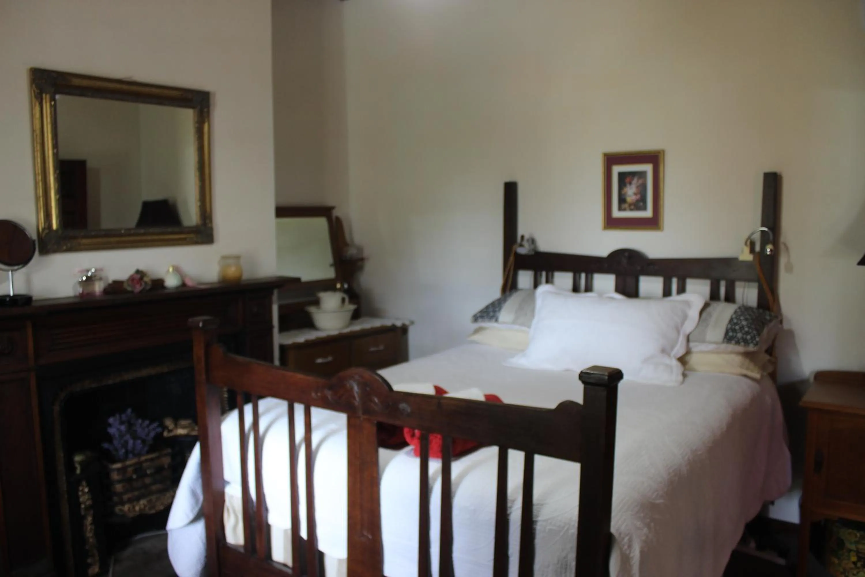 Bed in Bellamona Cottage Longford