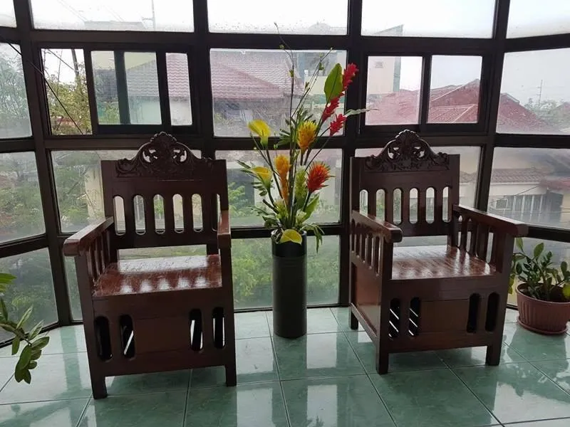 Decorative detail in N&J Lopez Lodging House