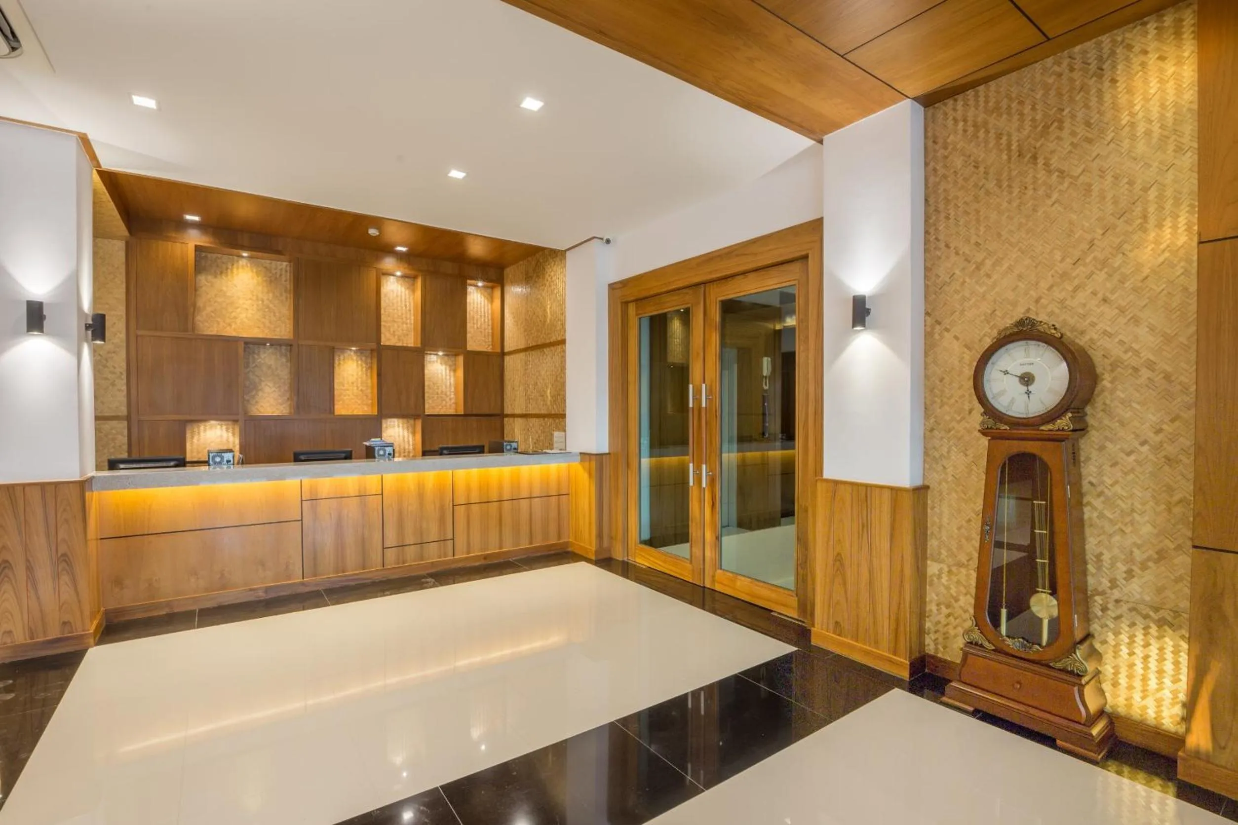 Lobby or reception in Sann View Hotel