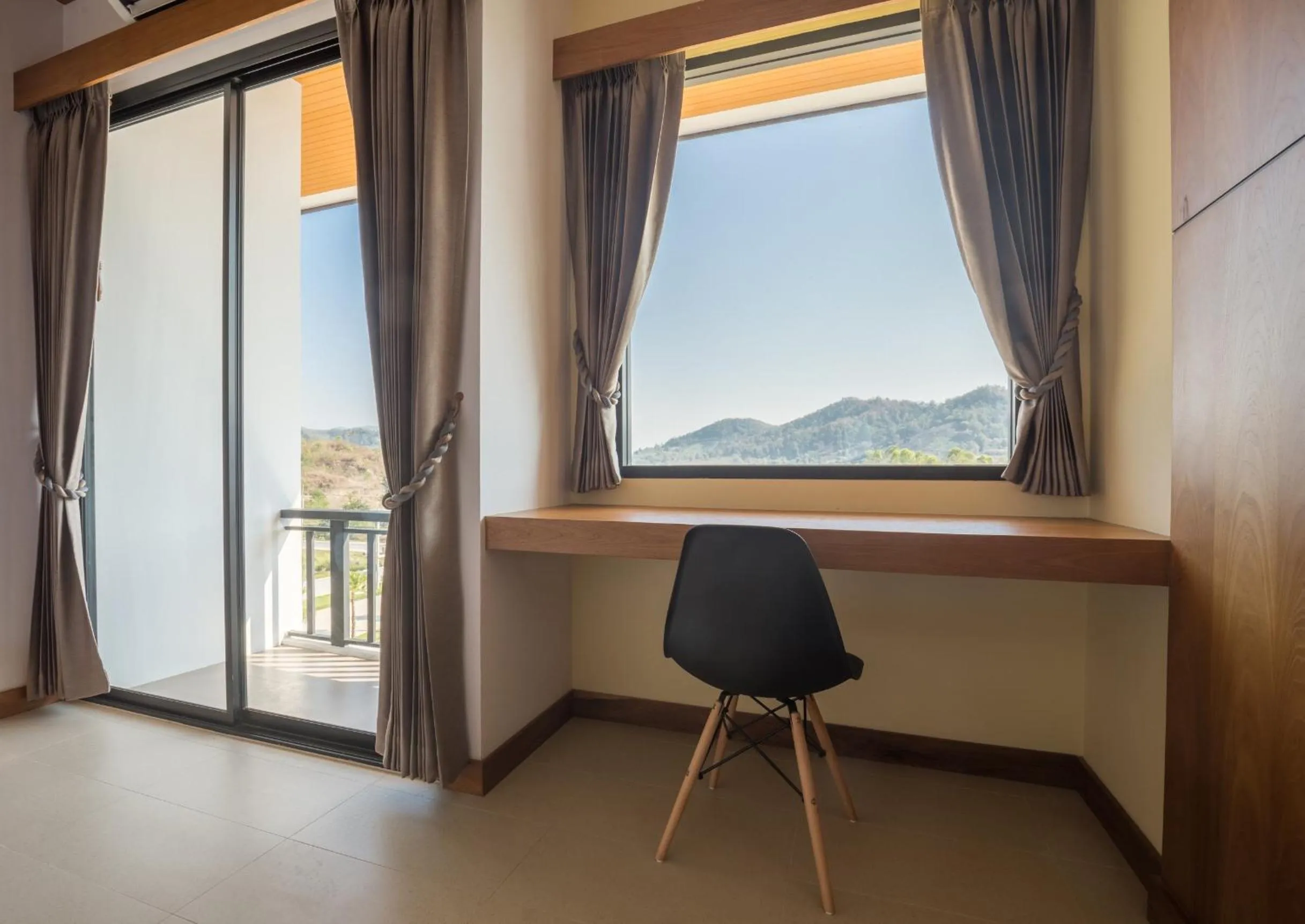 Balcony/Terrace in Sann View Hotel