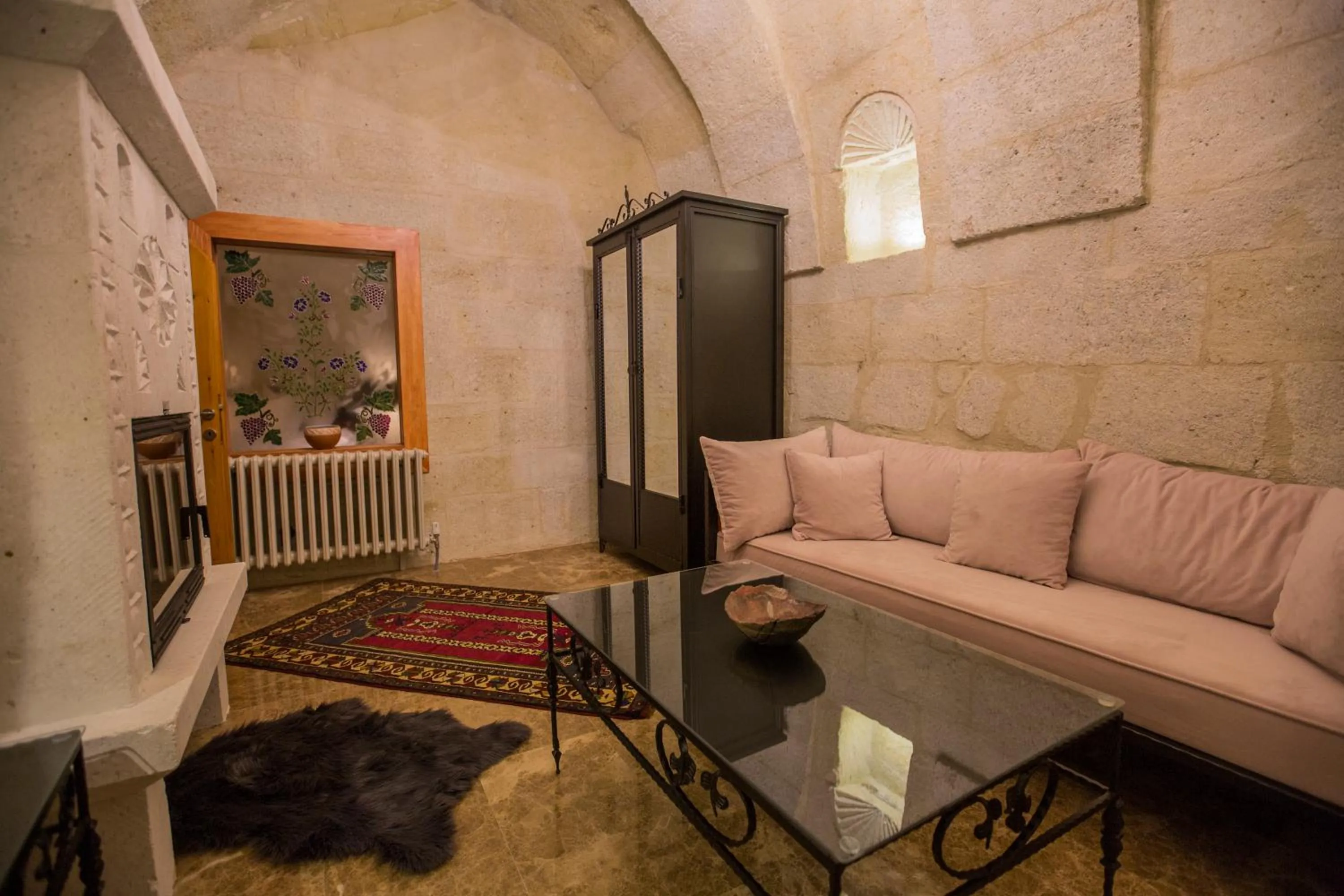 Living room in Agarta Cave Hotel