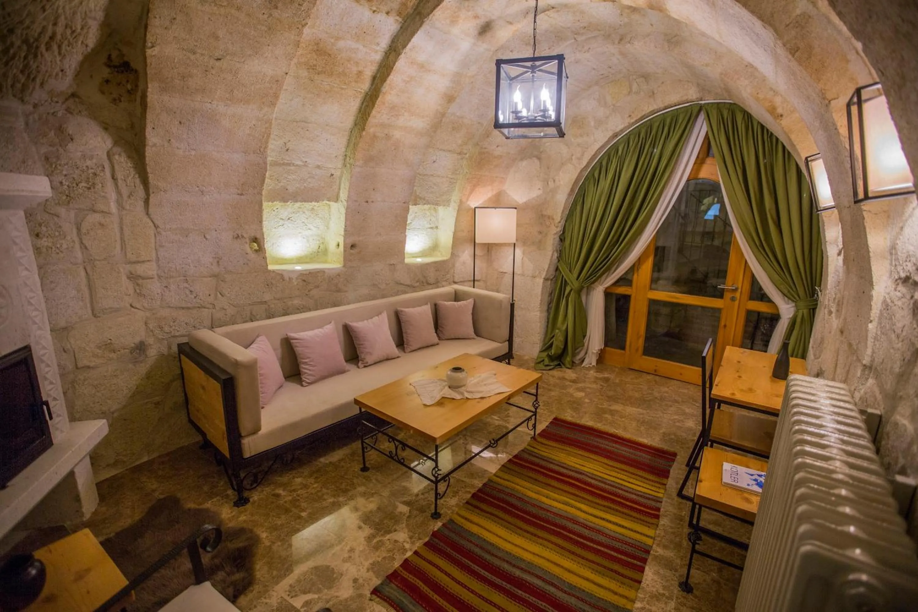 Living room in Agarta Cave Hotel