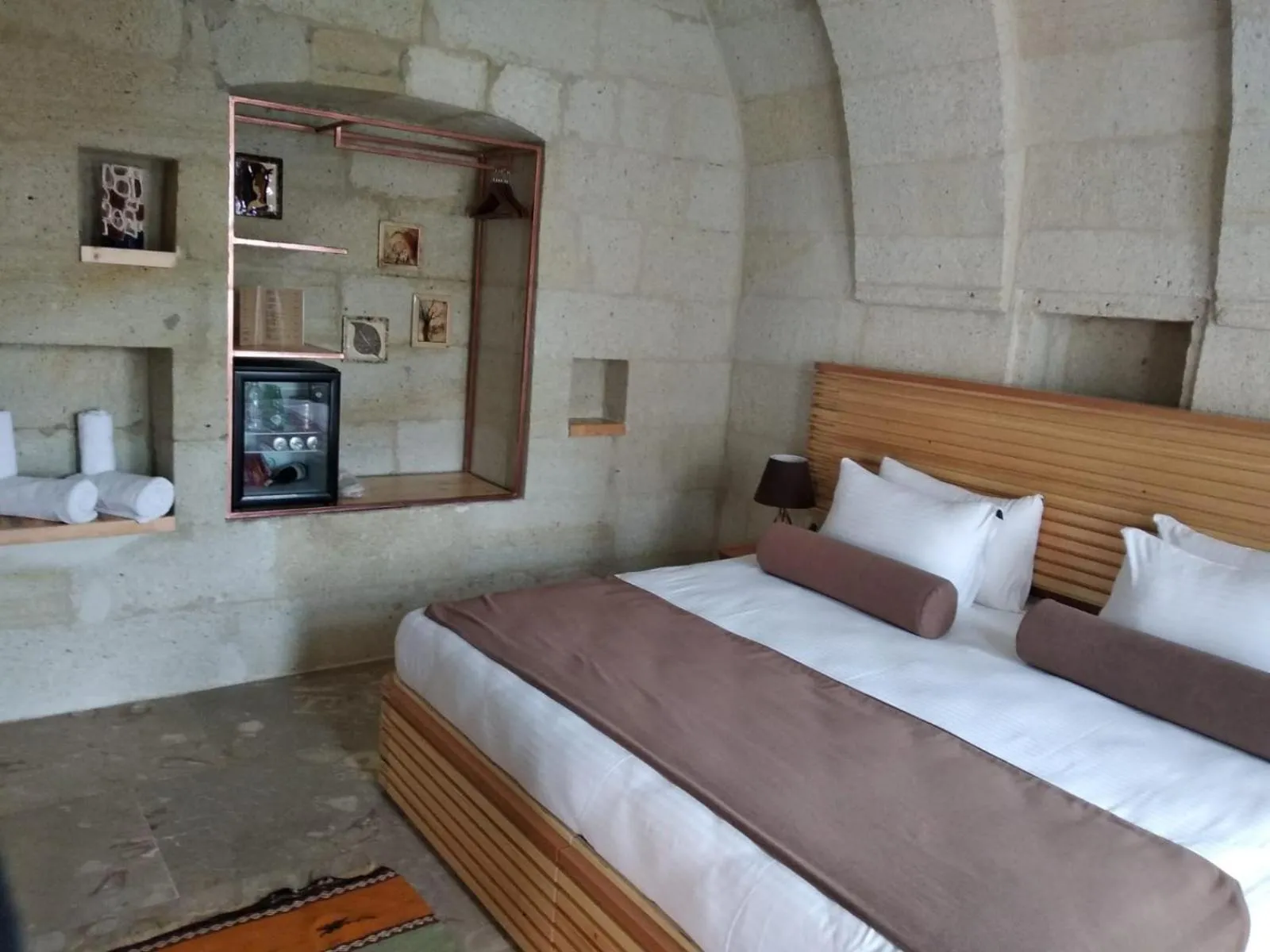 Shower, Bed in Agarta Cave Hotel