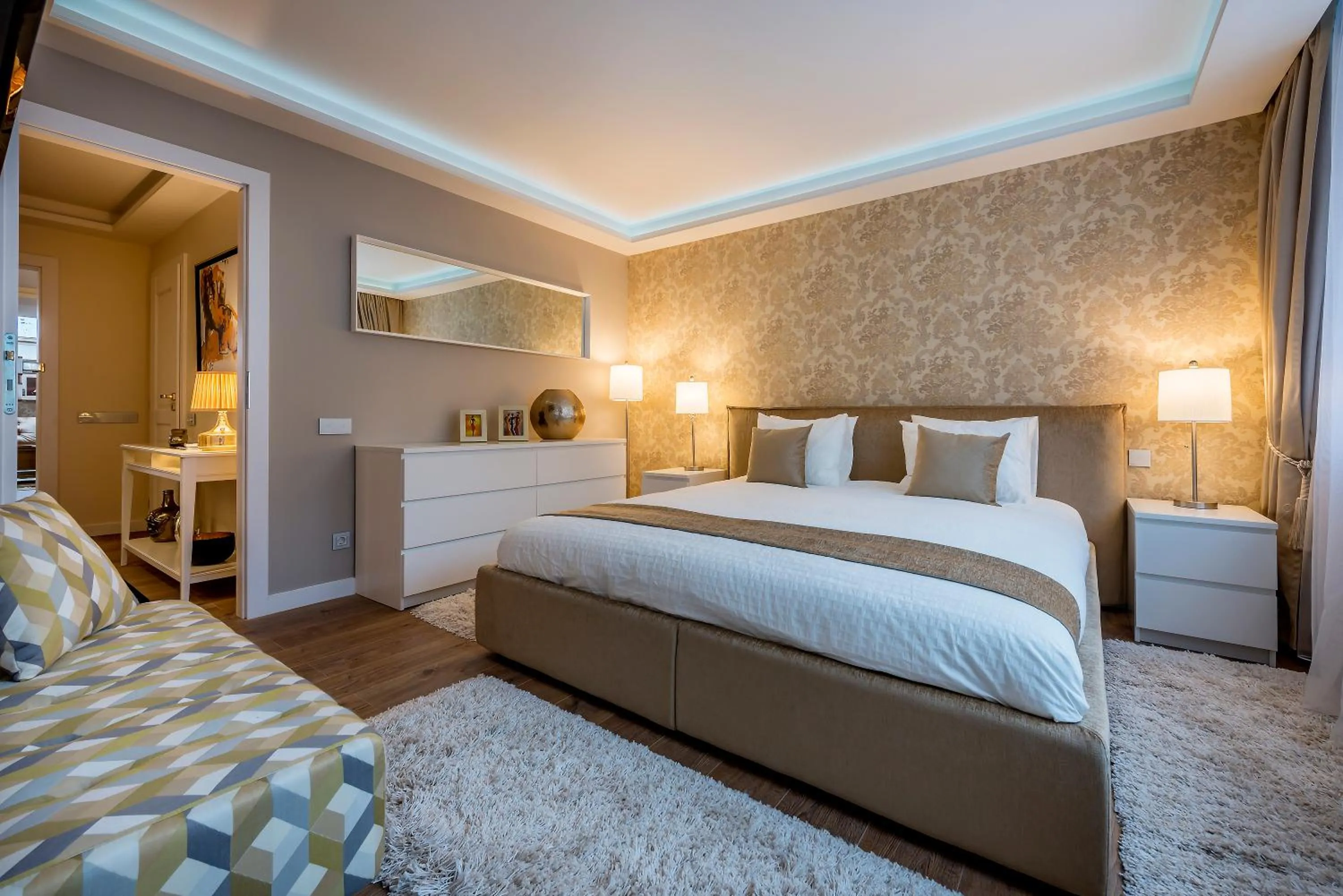 Hills Park Luxury Apartment