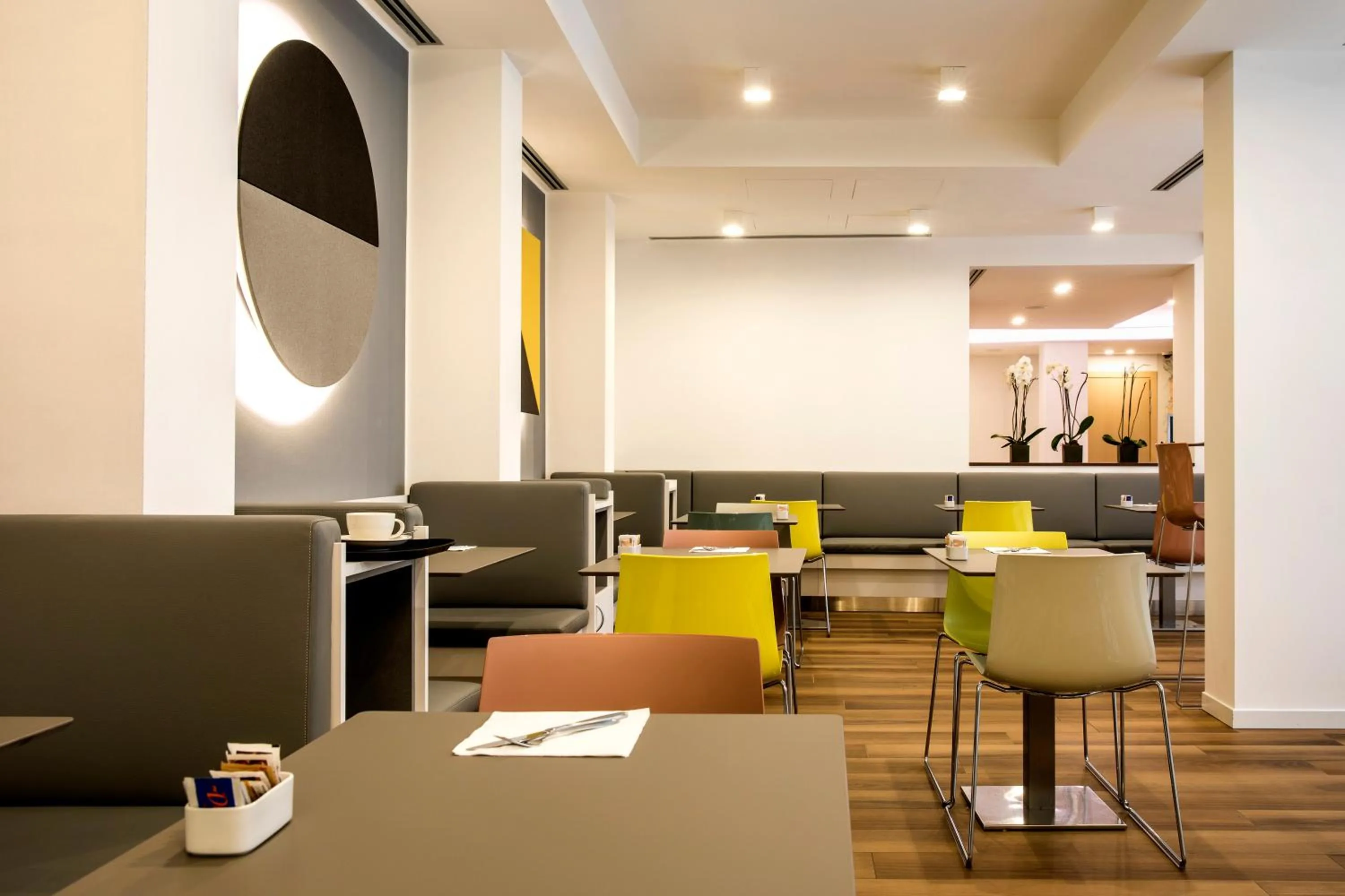 Seating area in 43 Station Hotel