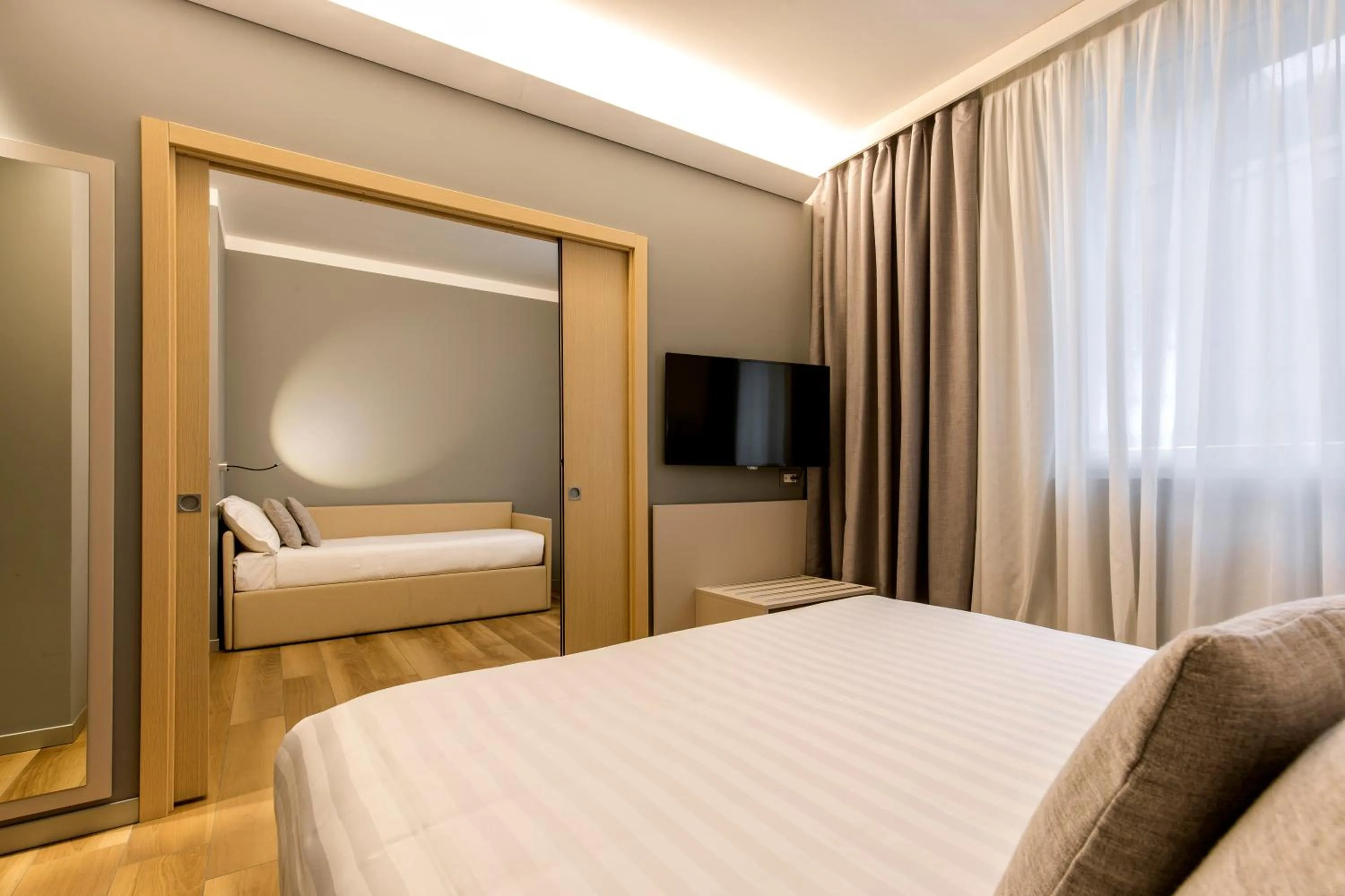 Bed in 43 Station Hotel