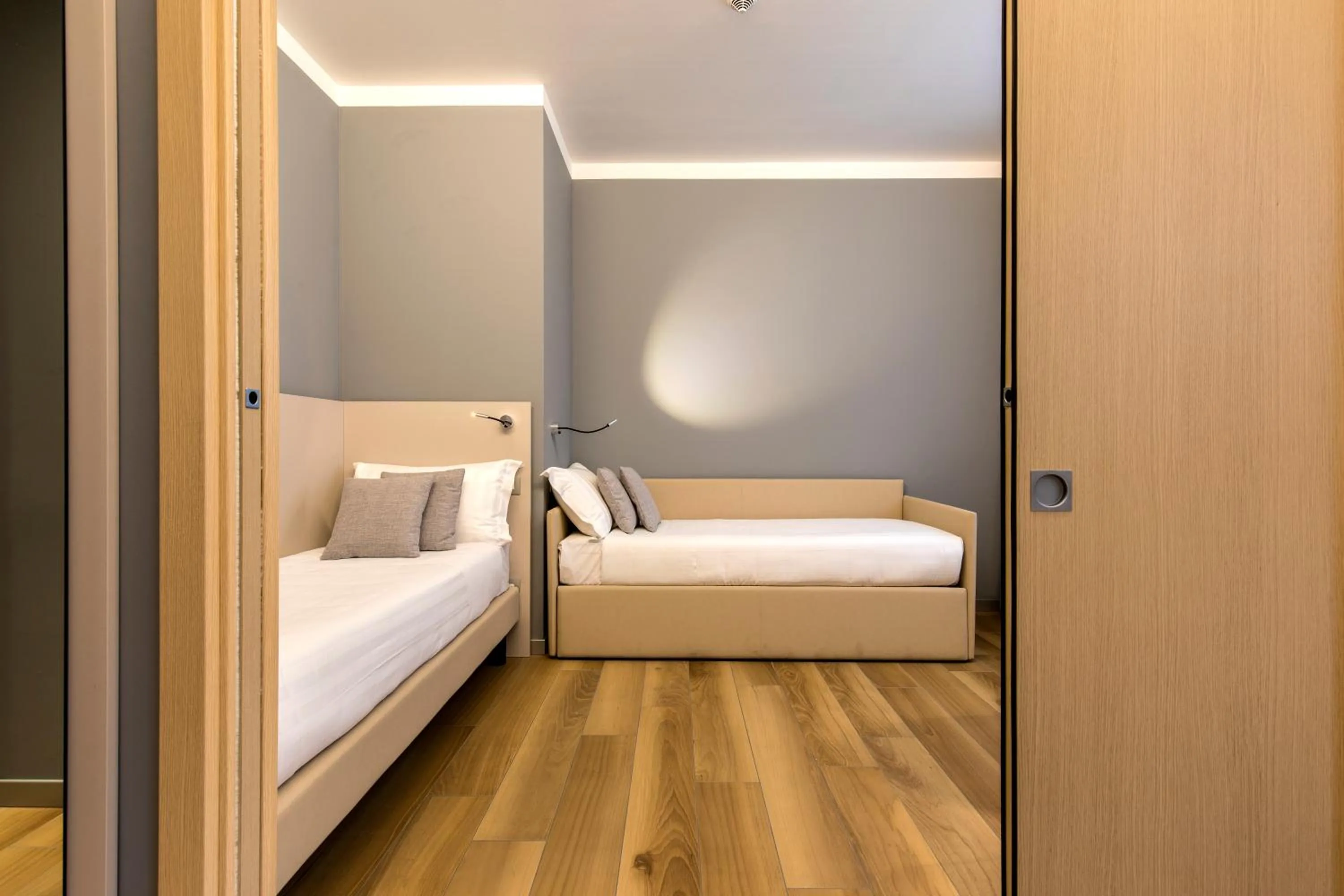 Bed in 43 Station Hotel