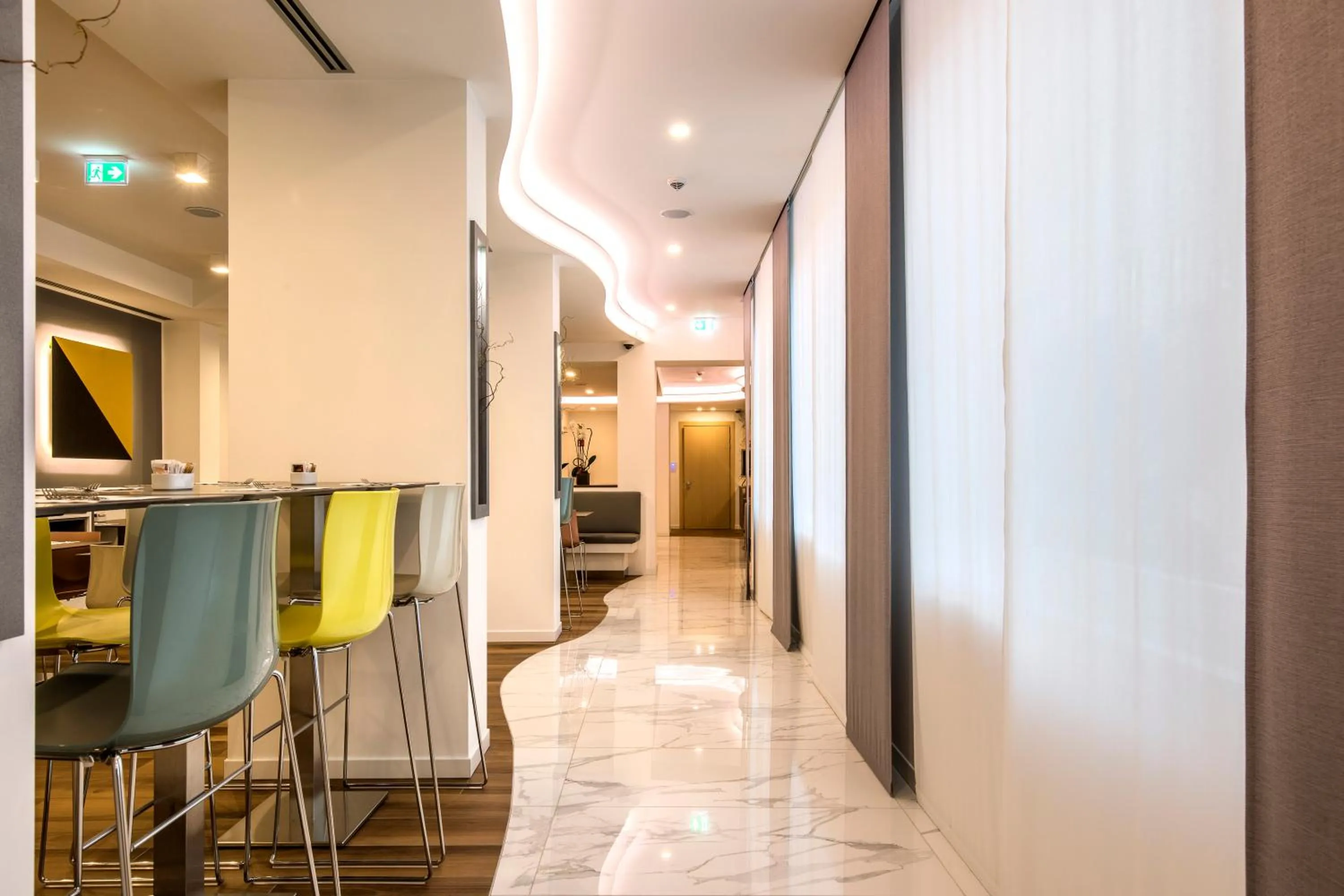 Seating area in 43 Station Hotel